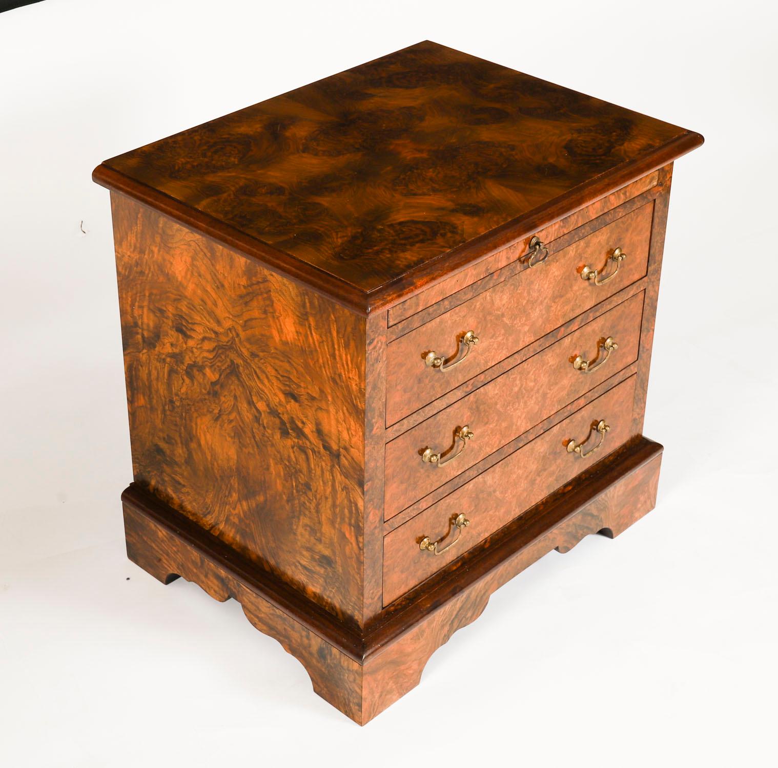 Vintage Pair Burr Walnut Bedside Chests Cabinets With Slides 20th Century For Sale 5
