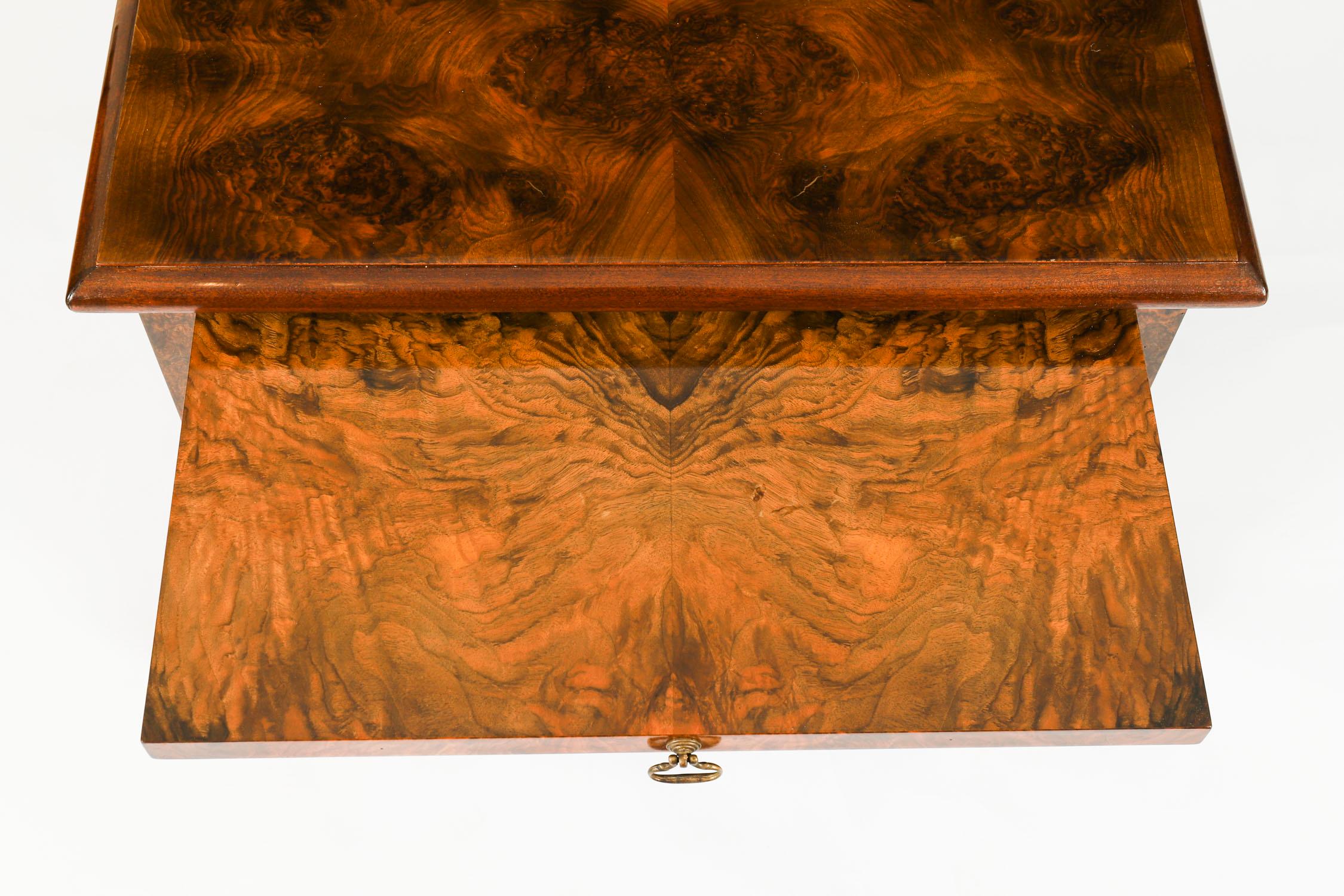 Vintage Pair Burr Walnut Bedside Chests Cabinets With Slides 20th Century For Sale 8