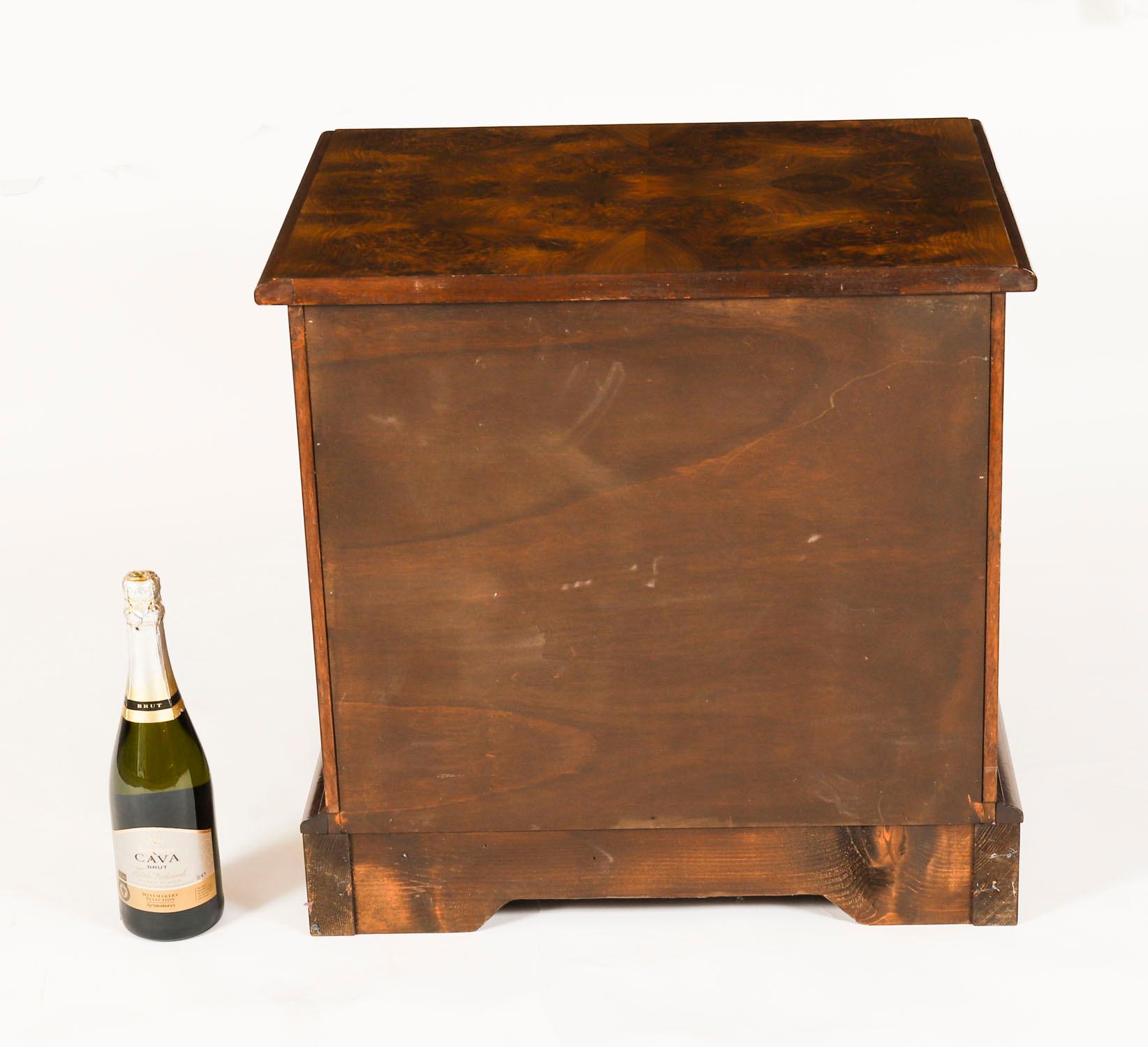 Vintage Pair Burr Walnut Bedside Chests Cabinets With Slides 20th Century For Sale 14