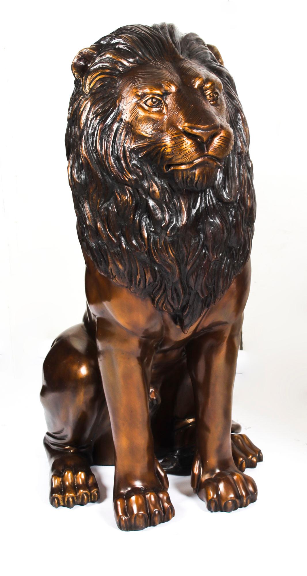 Vintage Pair of Cast Bronze Seated Lions, 20th Century In Good Condition For Sale In London, GB