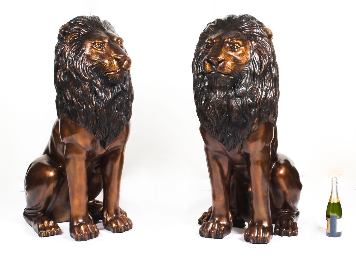 Vintage Pair of Cast Bronze Seated Lions, 20th Century For Sale 4