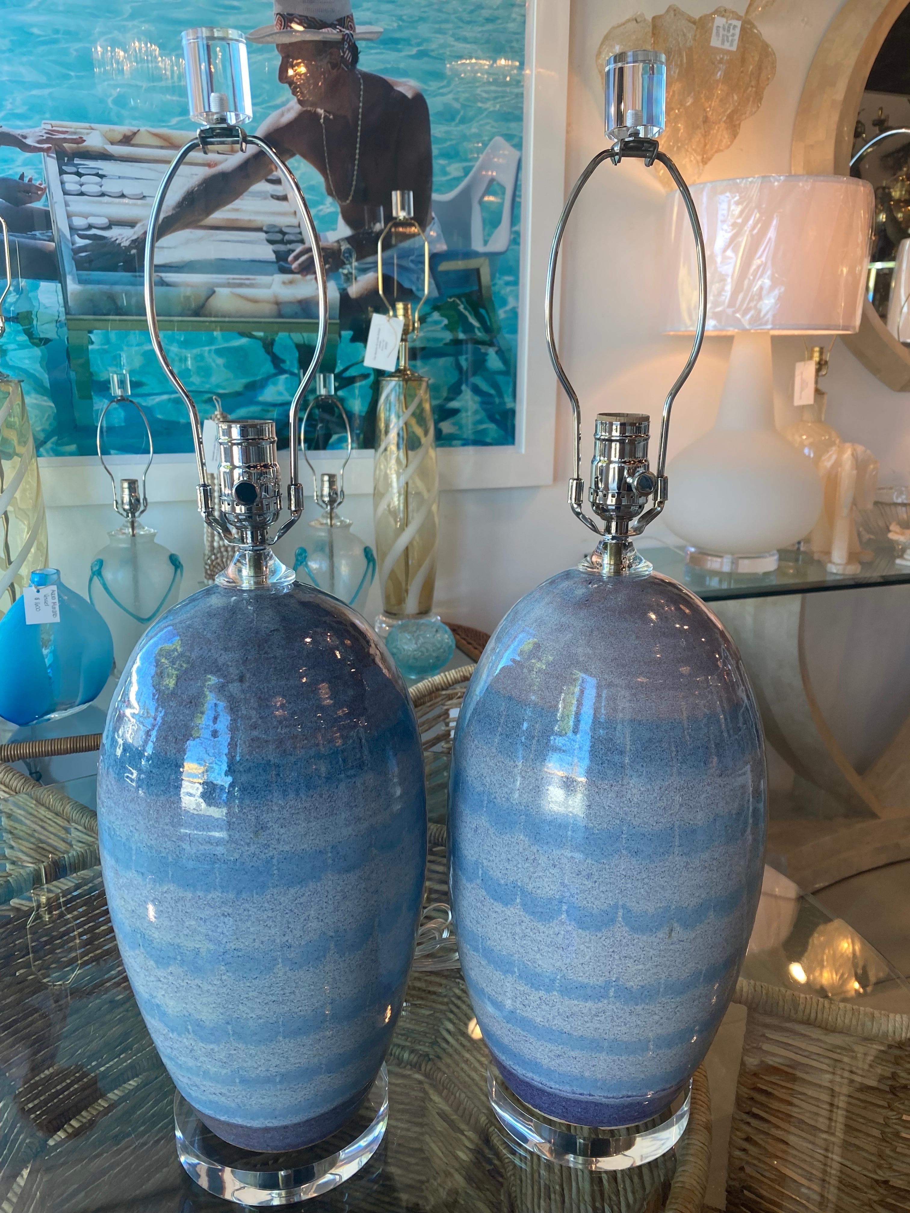 Vintage Pair Ceramic Pottery Lucite Ombre Blue Lavender Table Lamps Restored For Sale 4