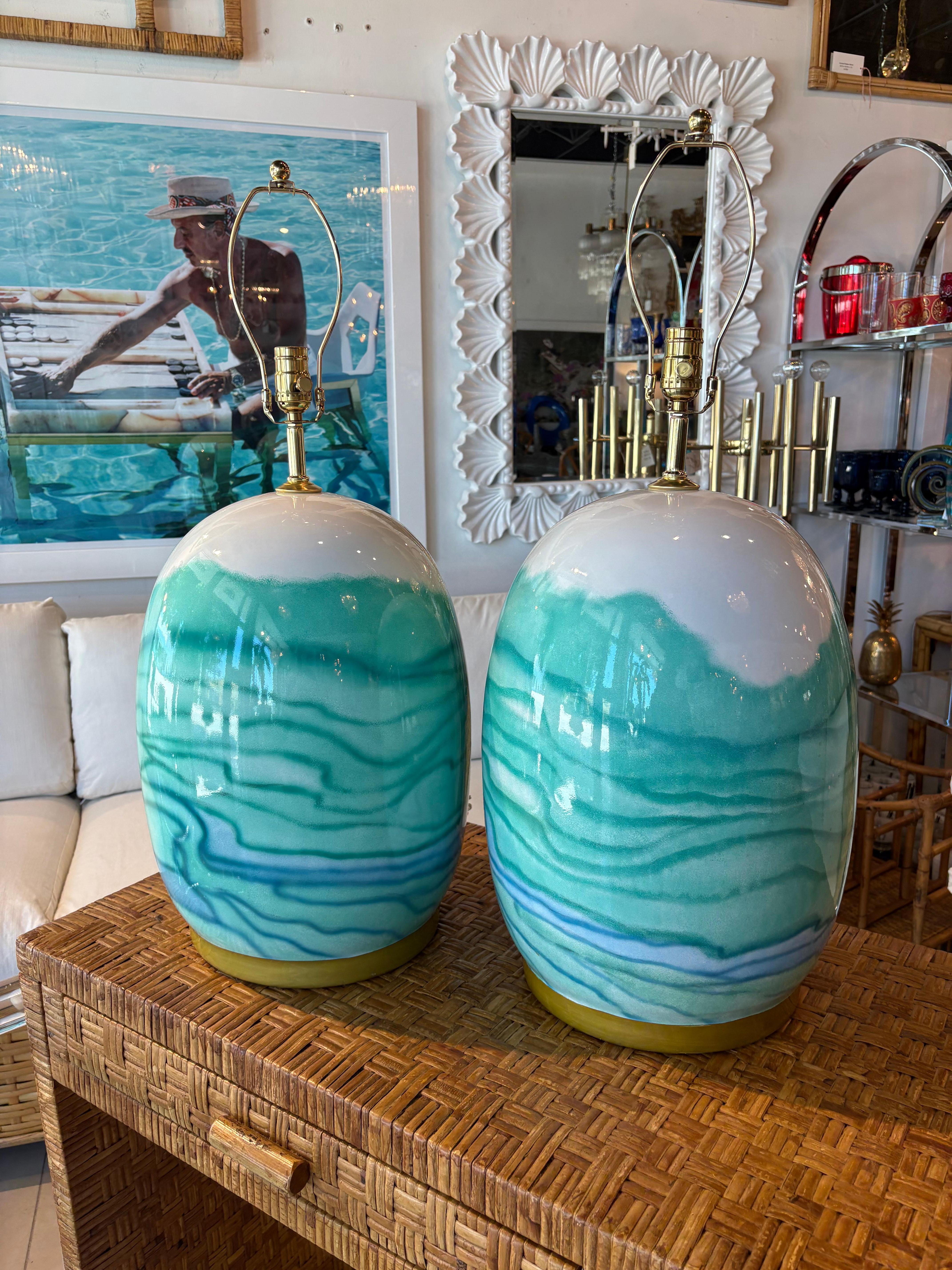 Vintage Pair Keramik Aquarell Blau Grün Modern Coastal Tischlampen Rewired (Moderne) im Angebot