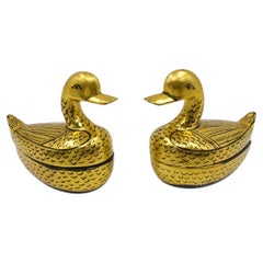 Vintage Pair Chinesisch Vergoldet Gold Hand gemalt Mandarin Enten abgedeckt Box Mitte 20c