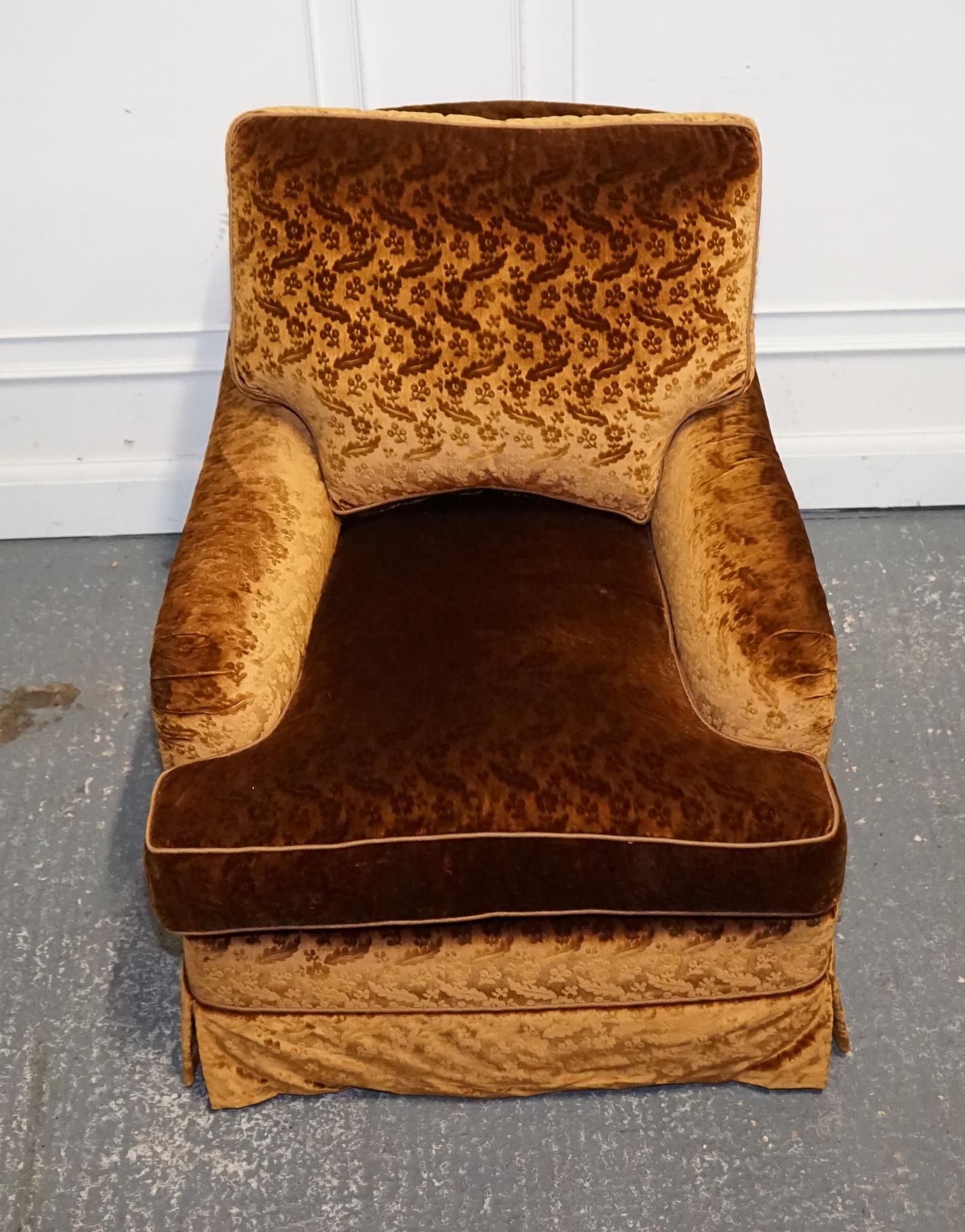 VINTAGE PAIR CUSTOM MADE VELVET CONNAUGHT ARMCHAiRS BY DUDGEON LONDON For Sale 3