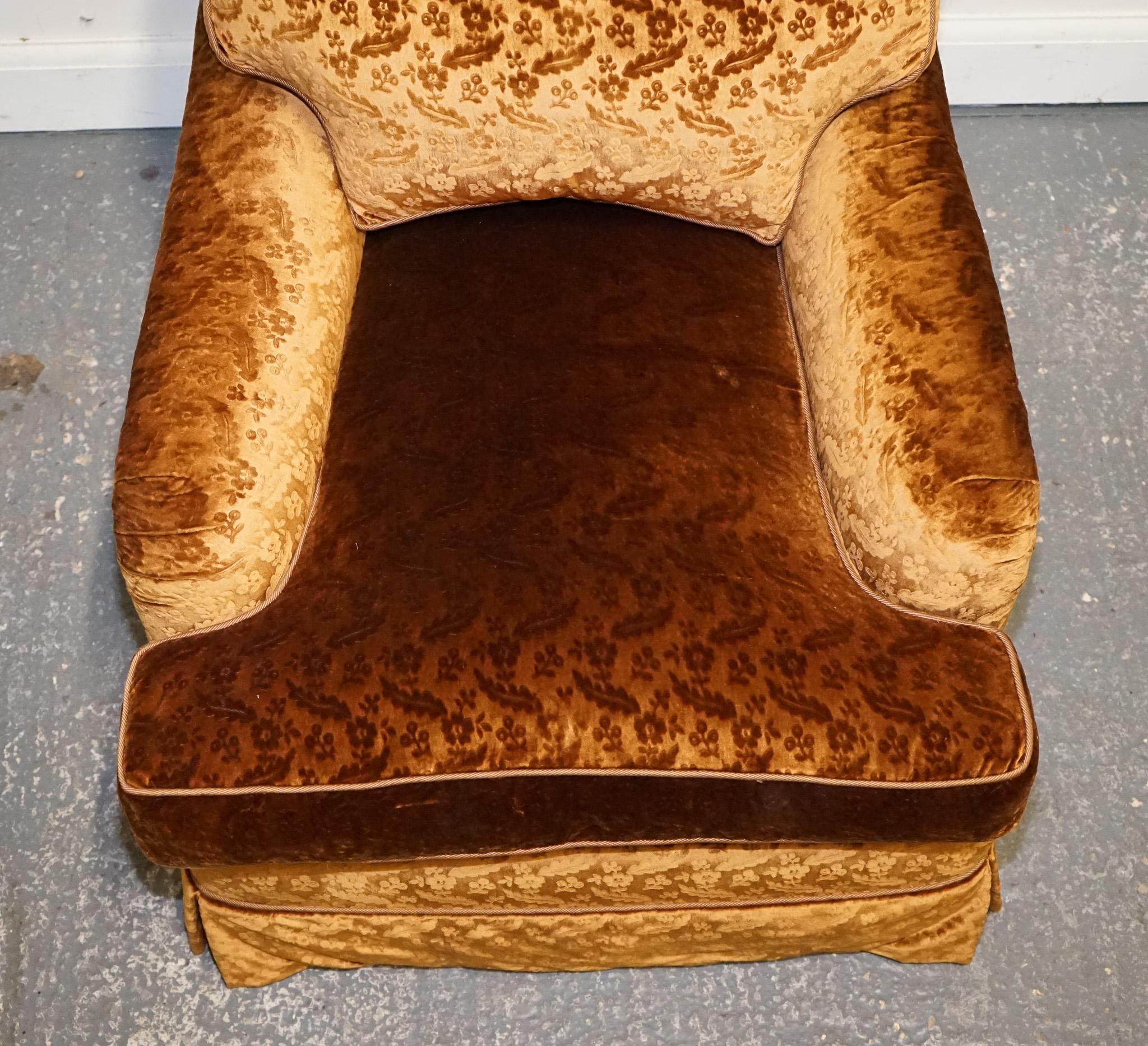 VINTAGE PAIR CUSTOM MADE VELVET CONNAUGHT ARMCHAiRS BY DUDGEON LONDON For Sale 4