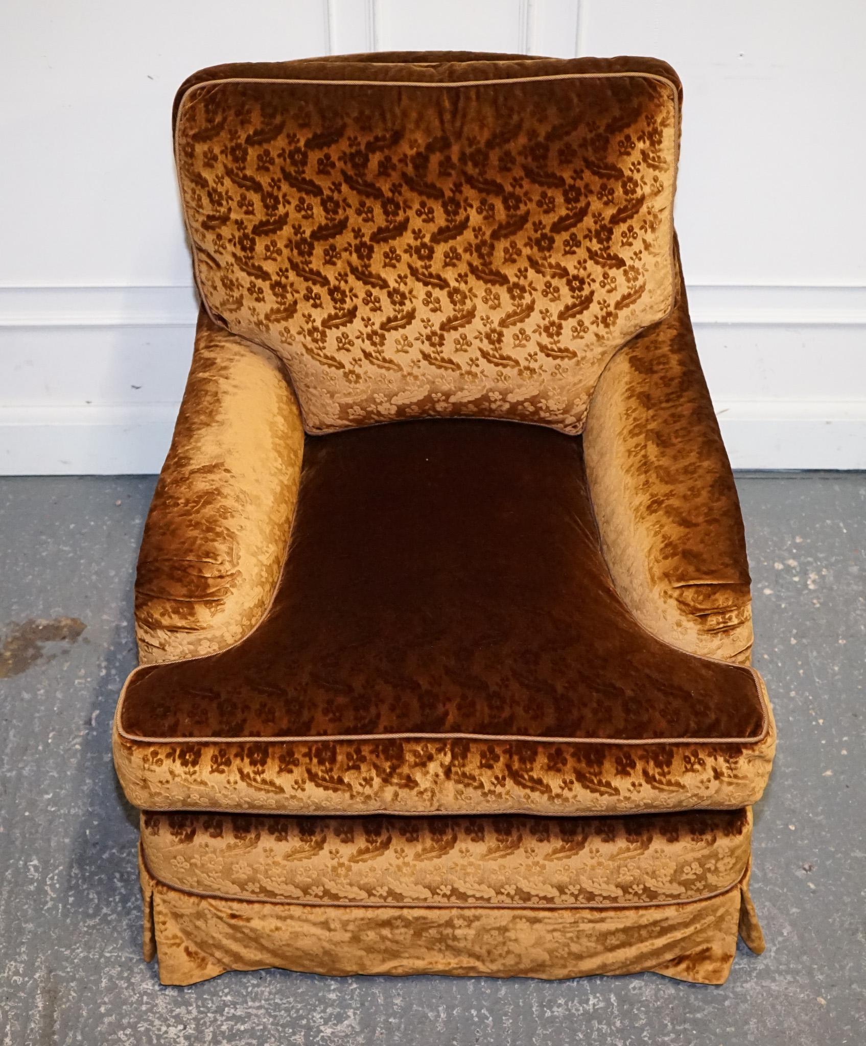 VINTAGE PAIR CUSTOM MADE VELVET CONNAUGHT ARMCHAiRS BY DUDGEON LONDON For Sale 6