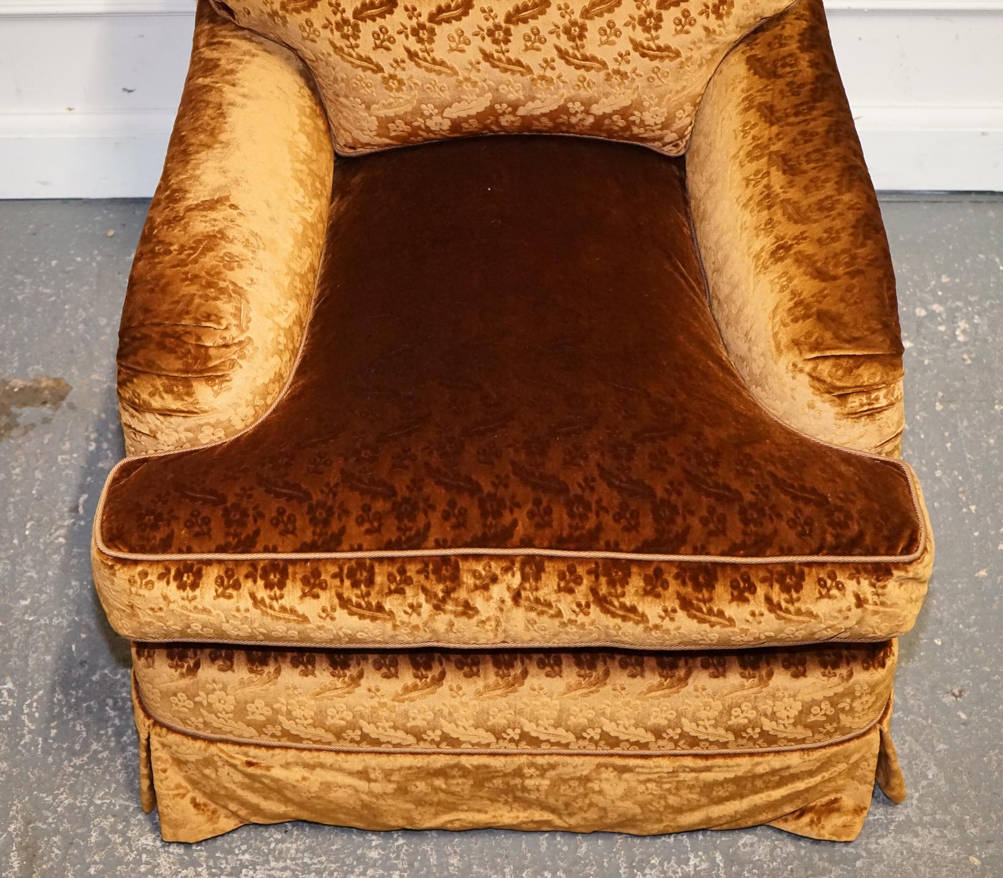 VINTAGE PAIR CUSTOM MADE VELVET CONNAUGHT ARMCHAiRS BY DUDGEON LONDON For Sale 1