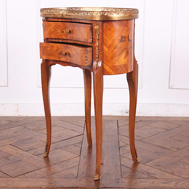 20th Century Vintage Pair French Kingwood Marquetry Kidney-Shaped Nightstands Side Tables