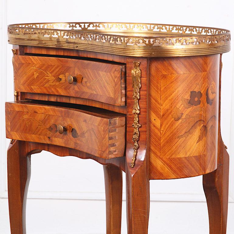 Vintage Pair French Kingwood Marquetry Kidney-Shaped Nightstands Side Tables 1