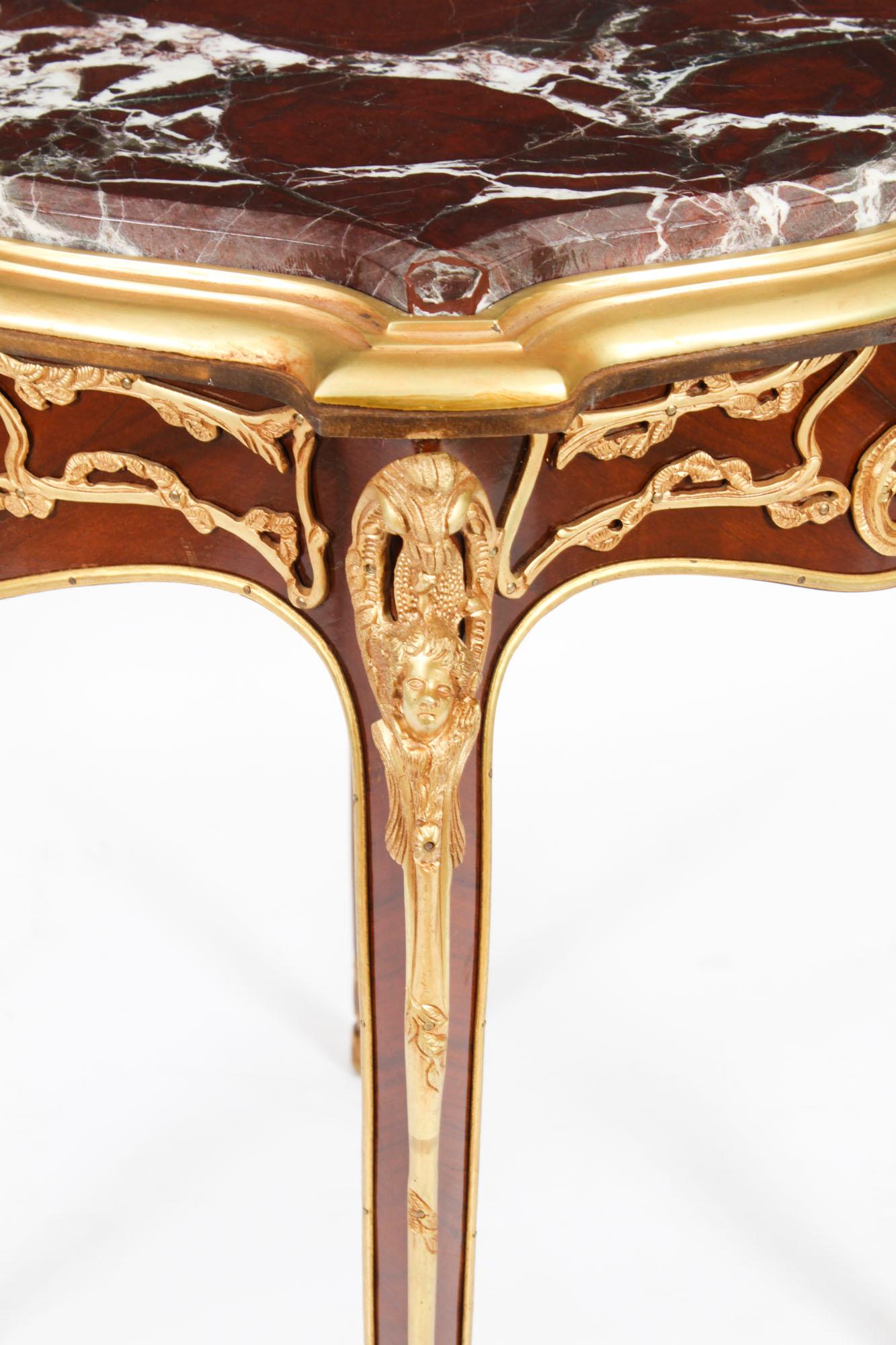 Vieille paire de tables d'appoint Louis Revival en marbre et Ormolu 20ème siècle en vente 2