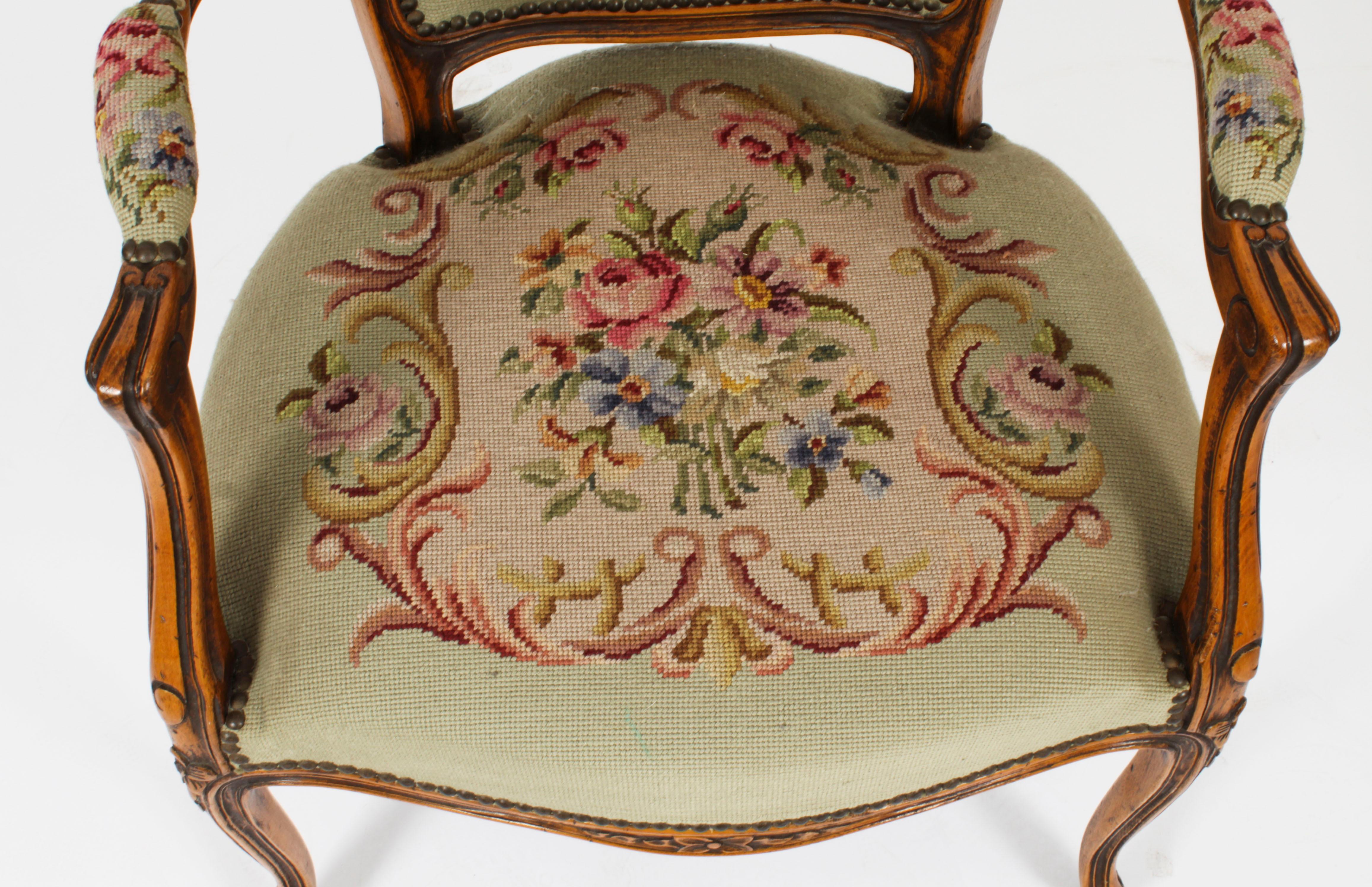 Paire de fauteuils français Louis XV Revive, milieu du 20e siècle 1