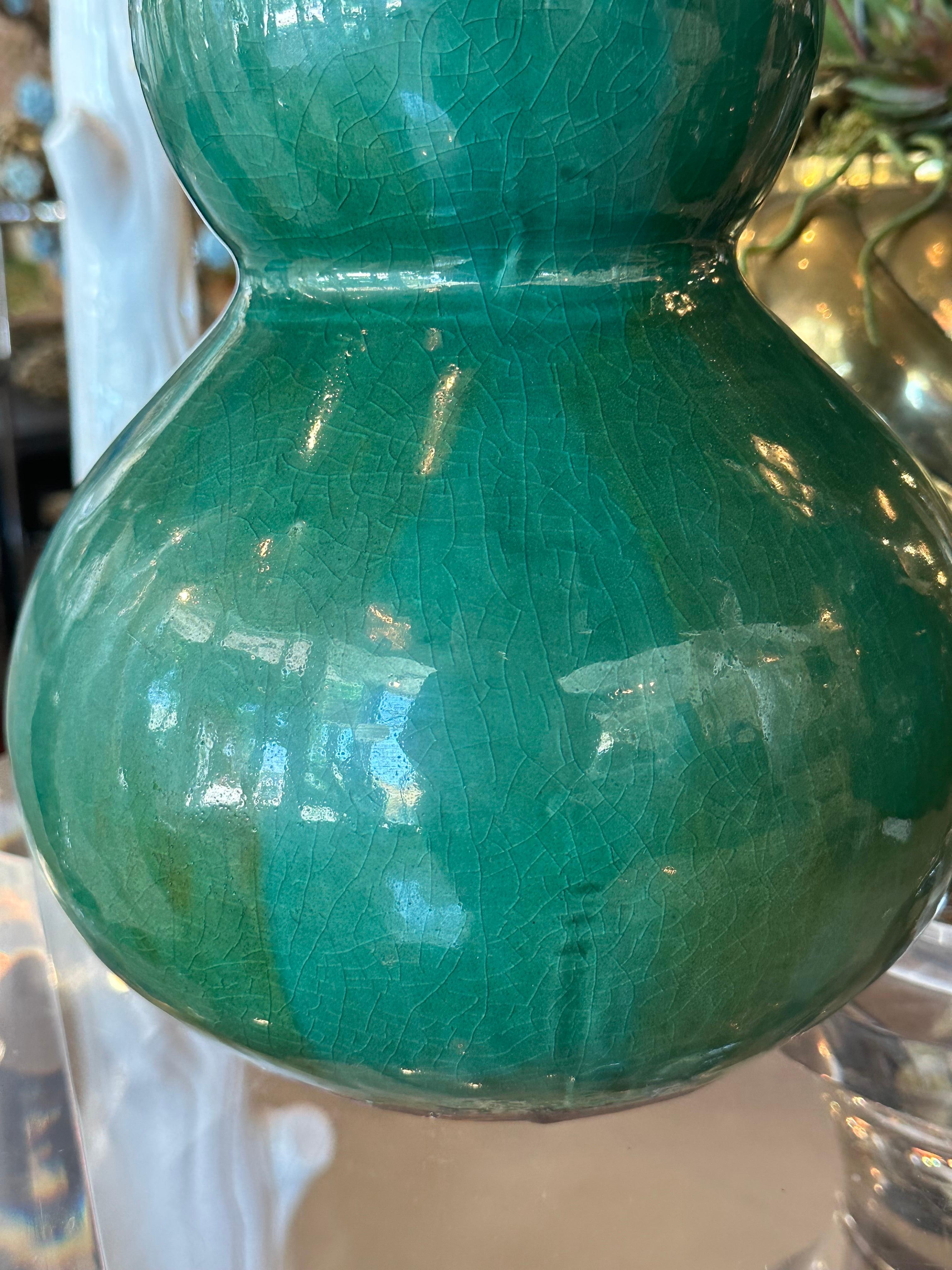 Paire de lampes de bureau vintage en porcelaine à glaçure craquelée verte gourde verte nouvellement câblée en laiton en vente 7