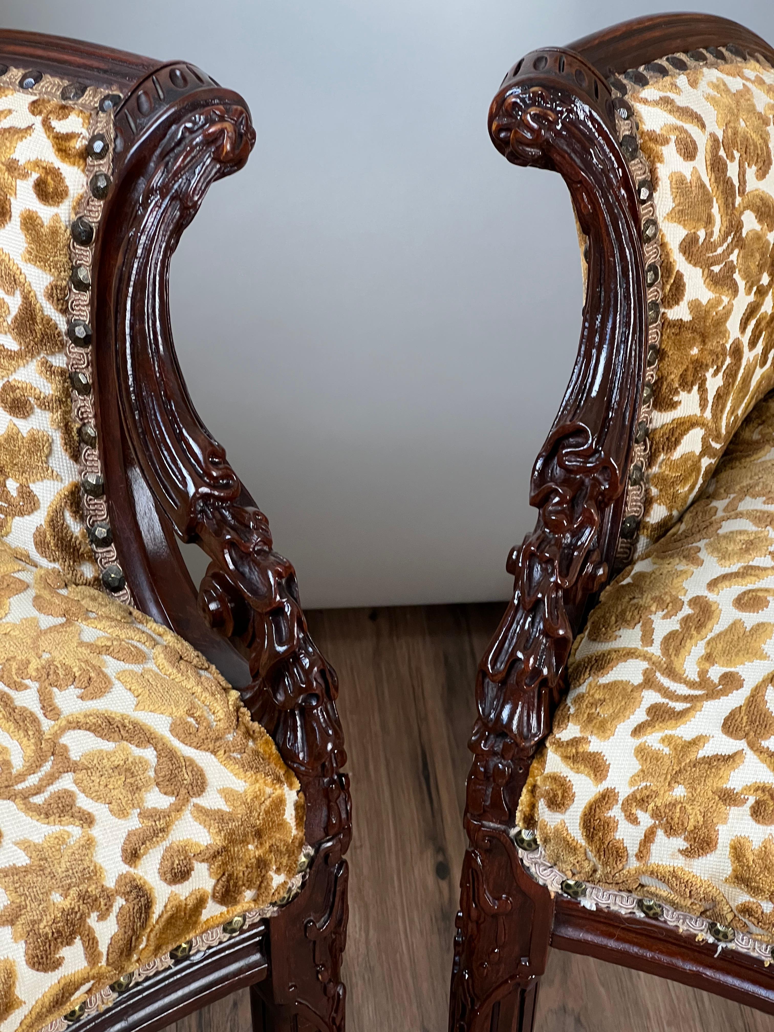 Velours Paire de chaises de cheminée Grosfeld House Hollywood Regency, vers 1940 en vente