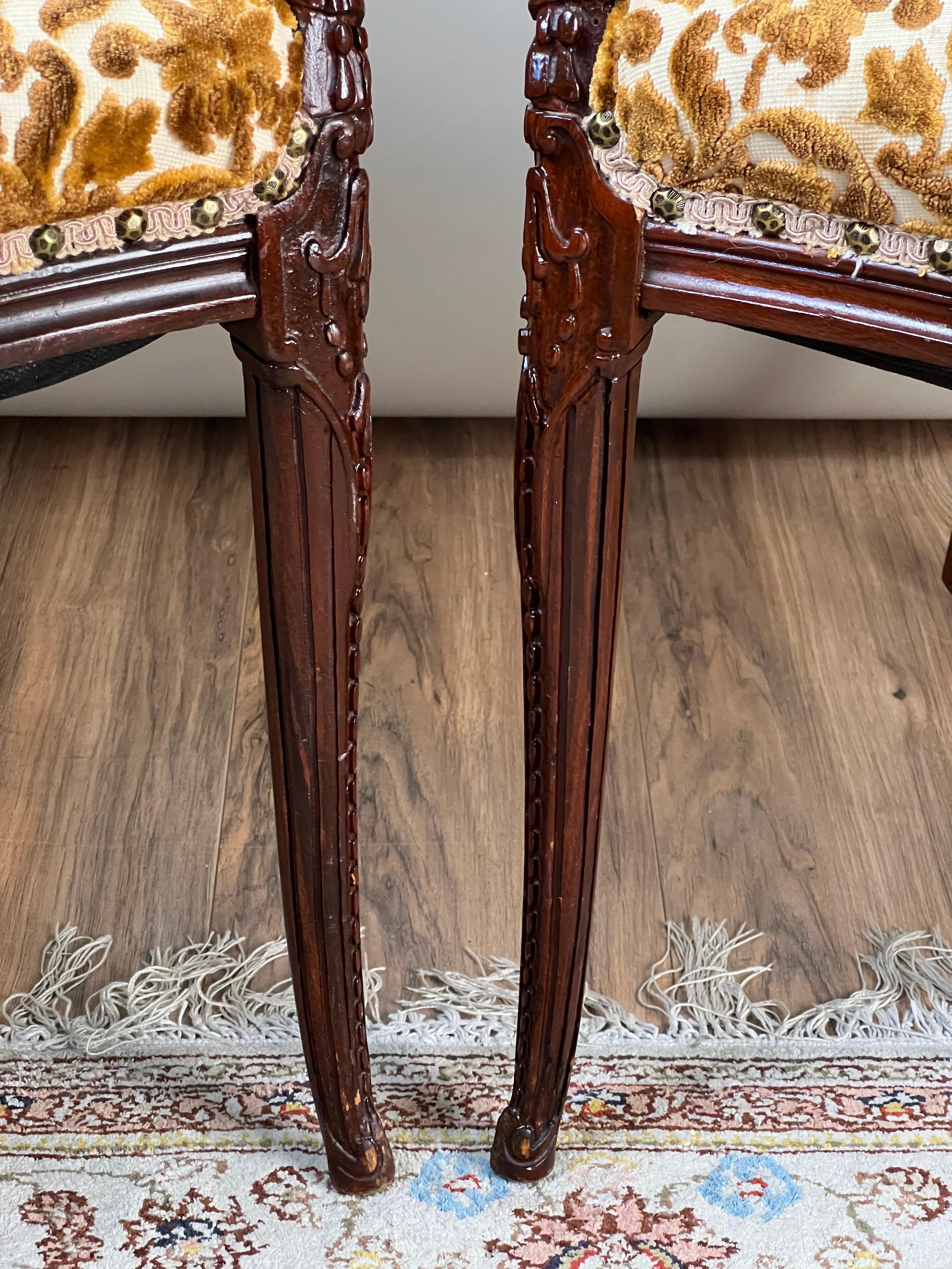 Paire de chaises de cheminée Grosfeld House Hollywood Regency, vers 1940 en vente 2