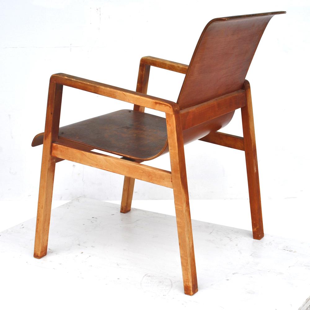 Vintage Pair Hallway 403 Chairs by Alvar Aalto In Good Condition For Sale In Pasadena, TX