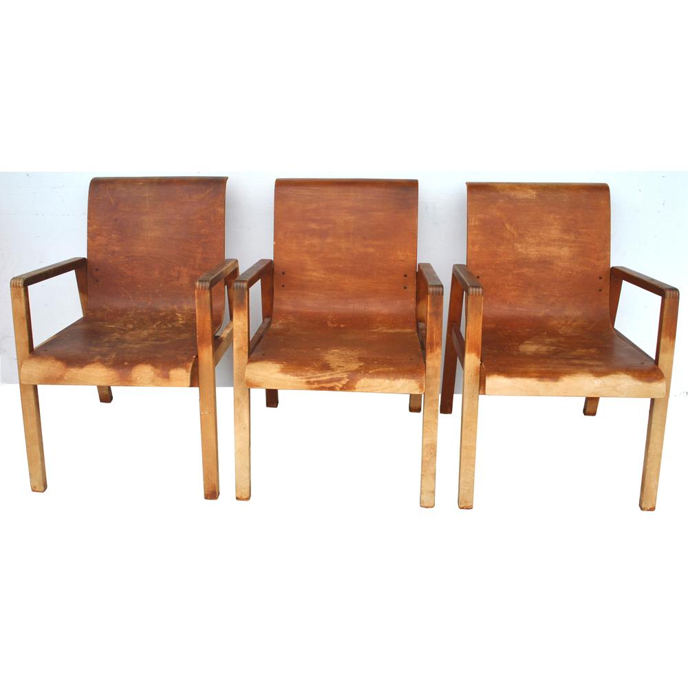 Vintage Pair Hallway 403 Chairs by Alvar Aalto For Sale 1