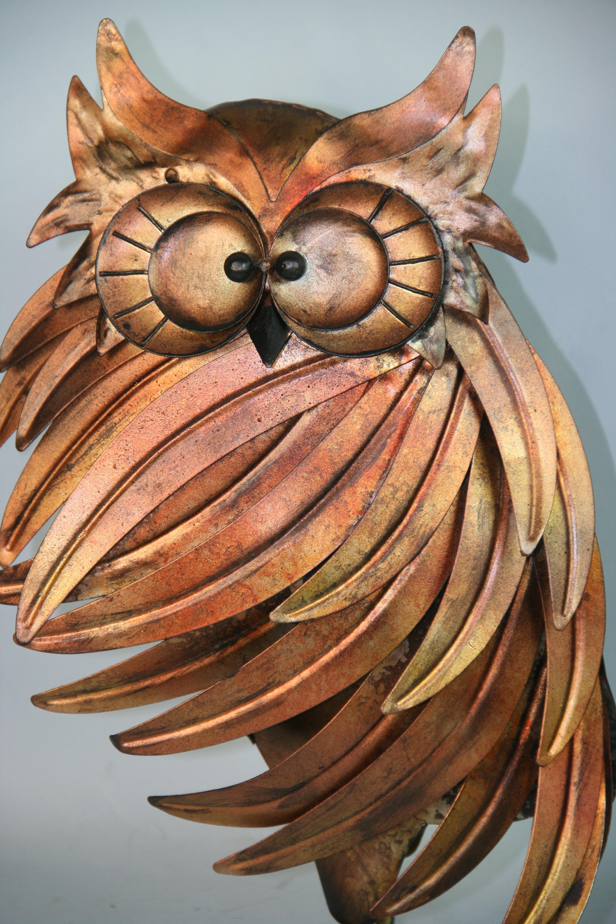 Vintage Brutalist Large Pair Hand Made and Decorated Metal Owls For Sale 1