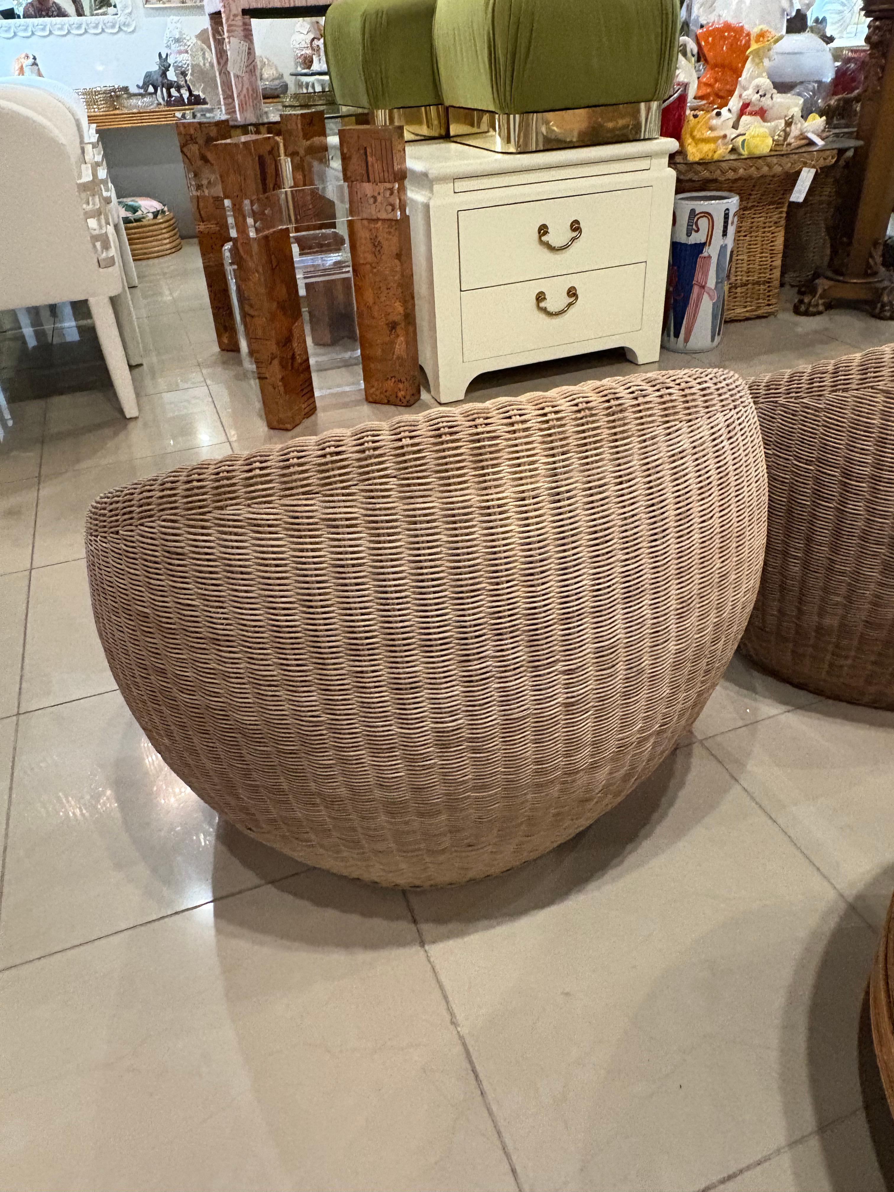 Vintage Paire Isamu Kenmochi Chaises longues rondes en rotin tressé Japon en vente 4