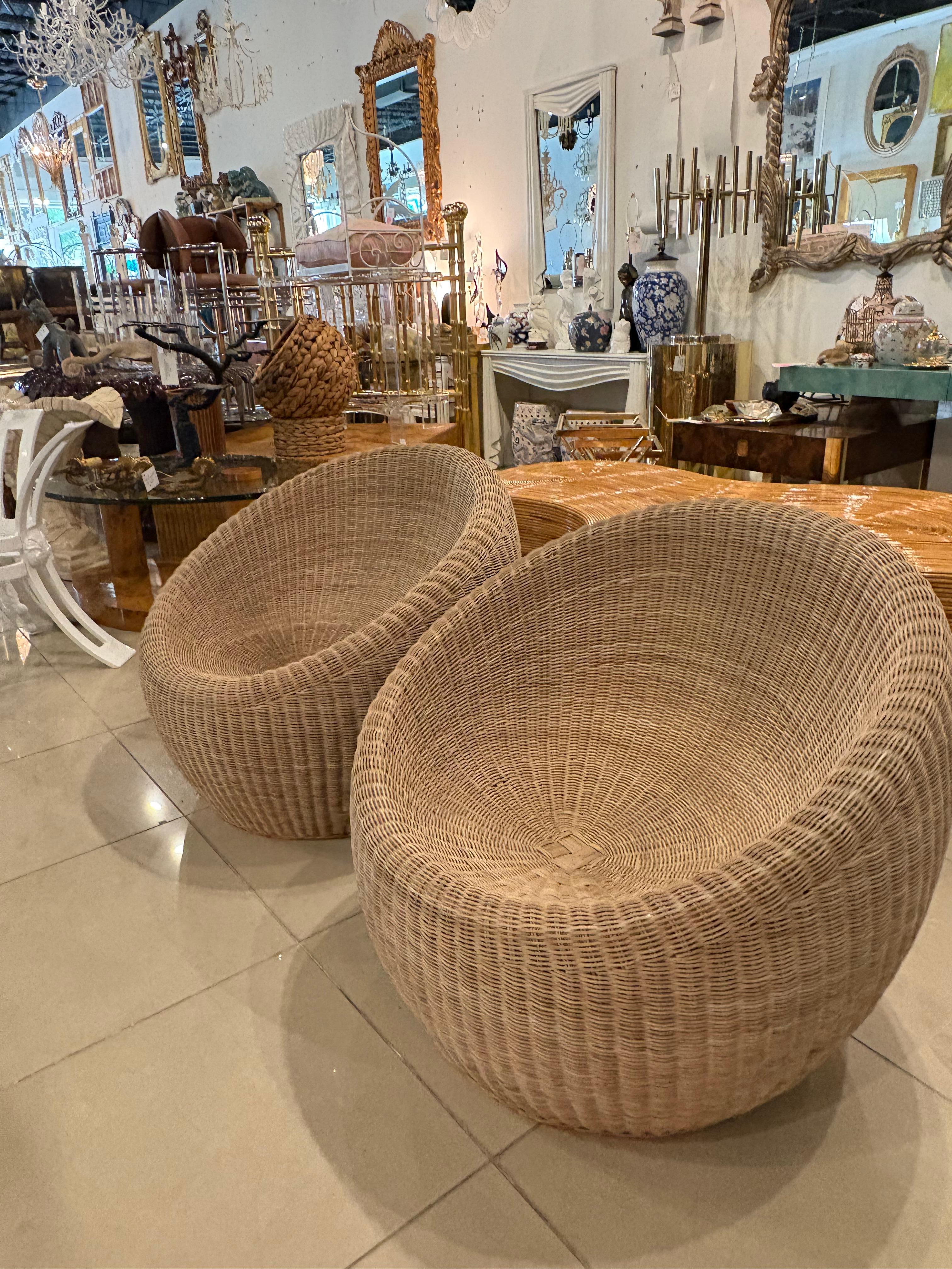 Vintage Paire Isamu Kenmochi Chaises longues rondes en rotin tressé Japon en vente 6