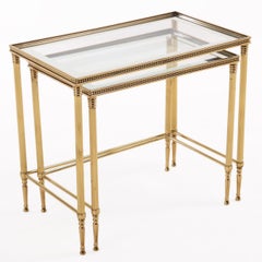 Paire de tables gigognes italiennes en laiton, style Hollywood Regency