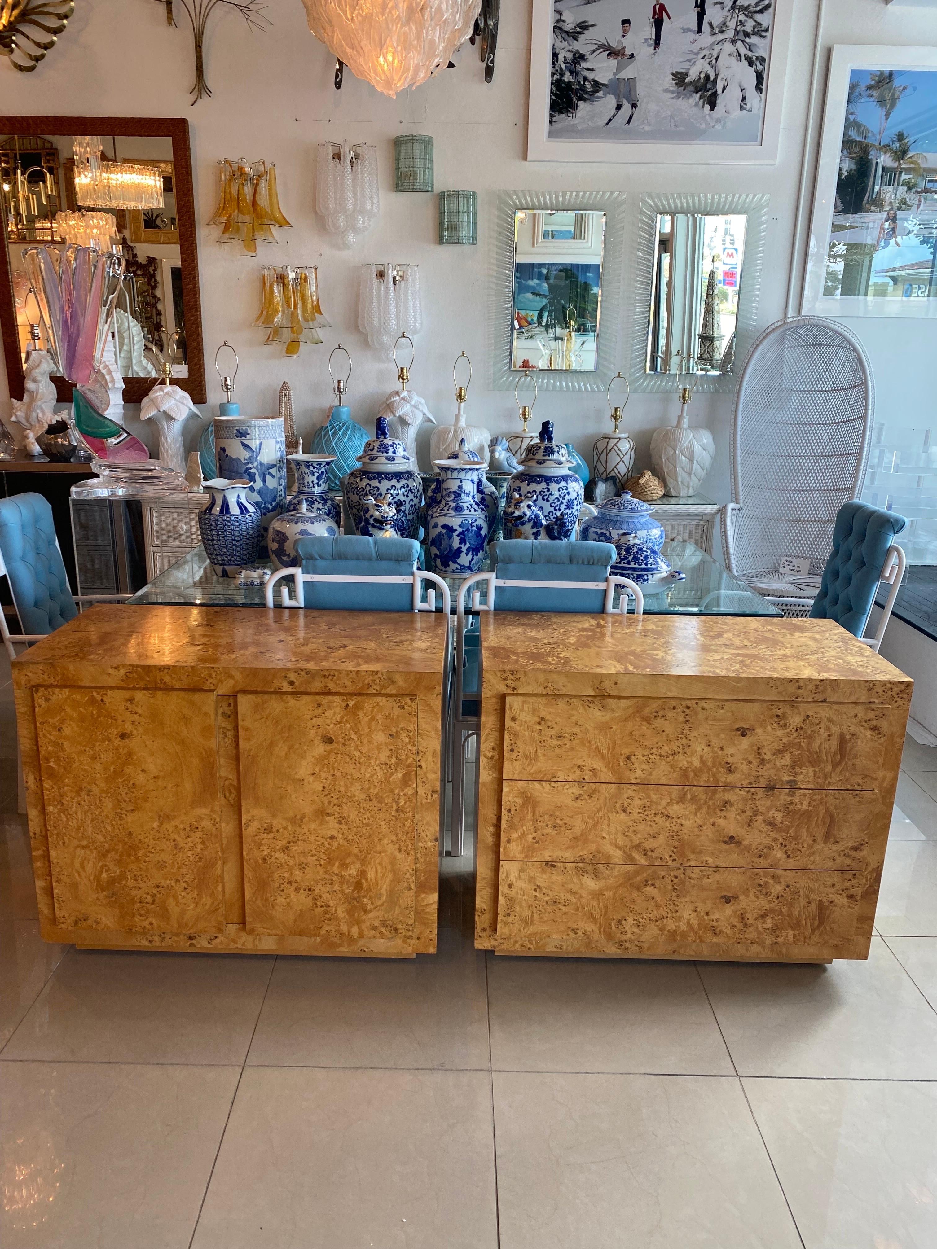 Vintage Pair John Stuart Burl Wood Night Stands Chests Credenza Drawers In Good Condition In West Palm Beach, FL