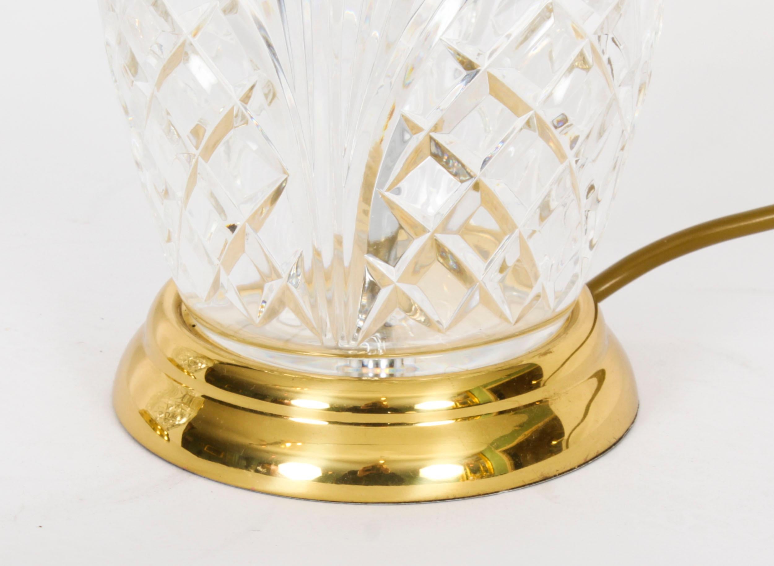 Paire de grandes lampes de bureau en verre taillé 20ème siècle en vente 5