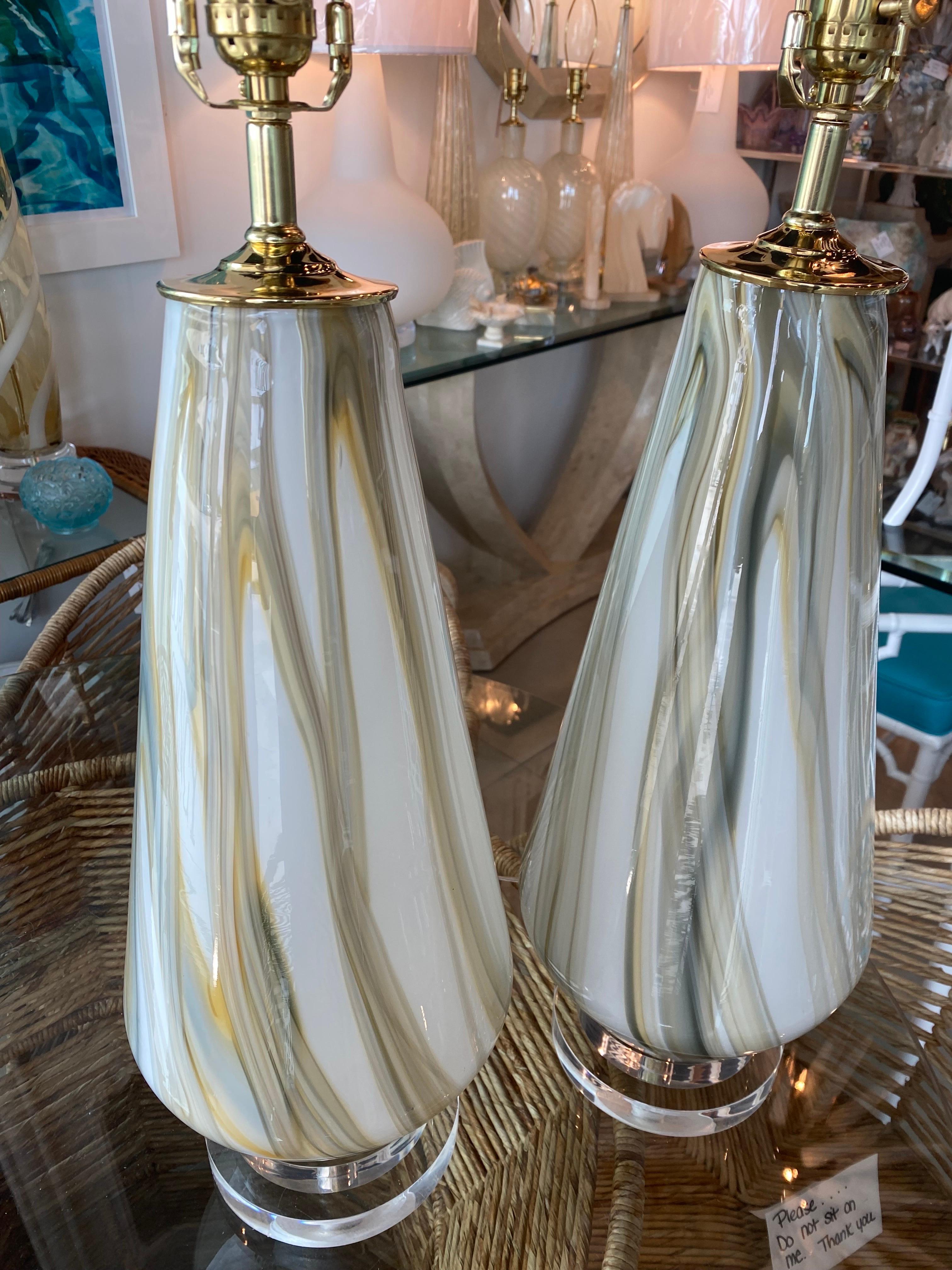 Vintage Pair Large Murano Marble Swirl Glass Table Lamps Lucite Brass Restored  For Sale 11