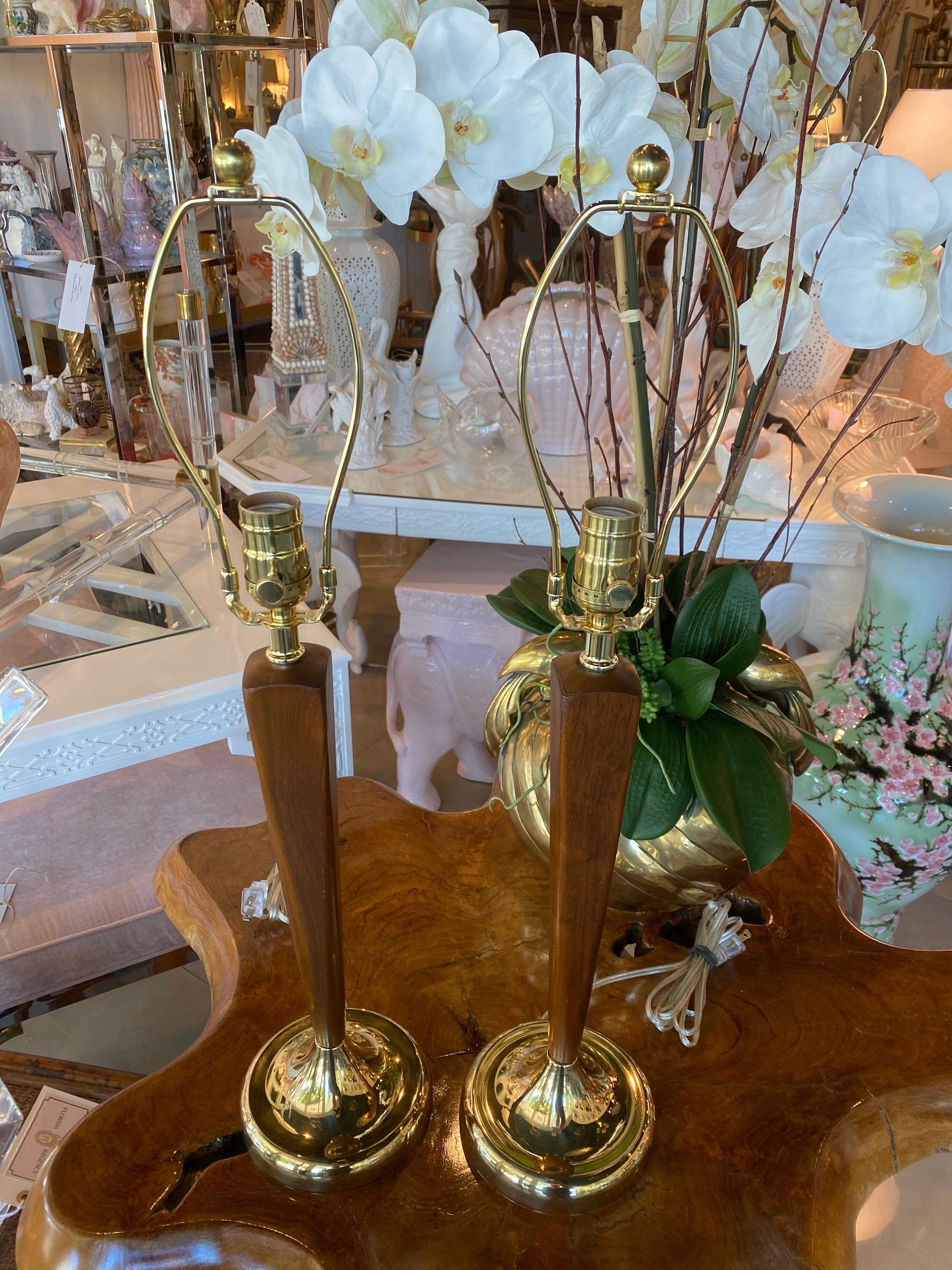 Vintage Pair Mid-Century Modern Danish Wood & Brass Table Lamps Restored For Sale 10