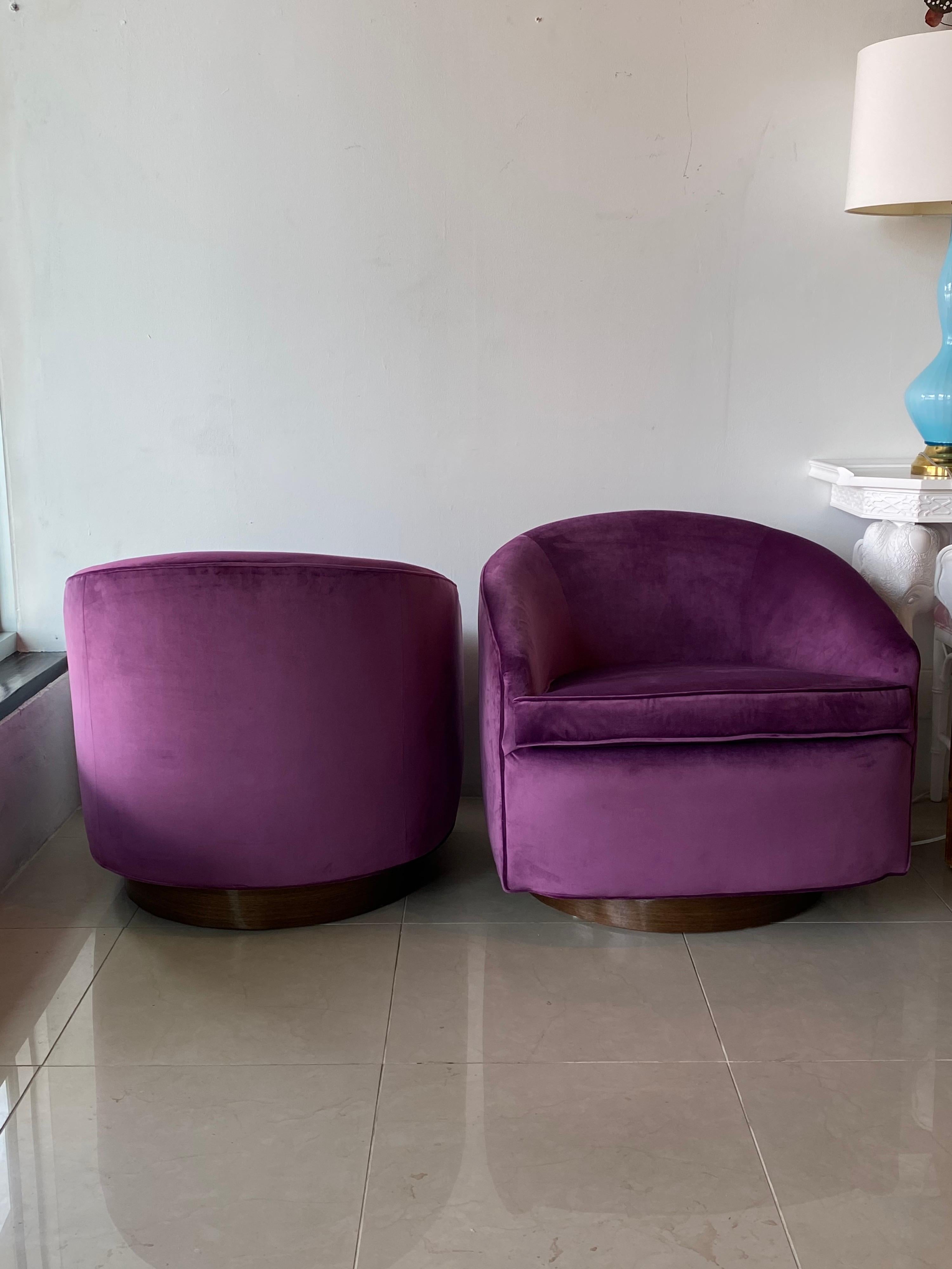 Vintage Milo Baughman Style Swivel Chairs Walnut Bases in Eggplant Velvet In Excellent Condition In West Palm Beach, FL