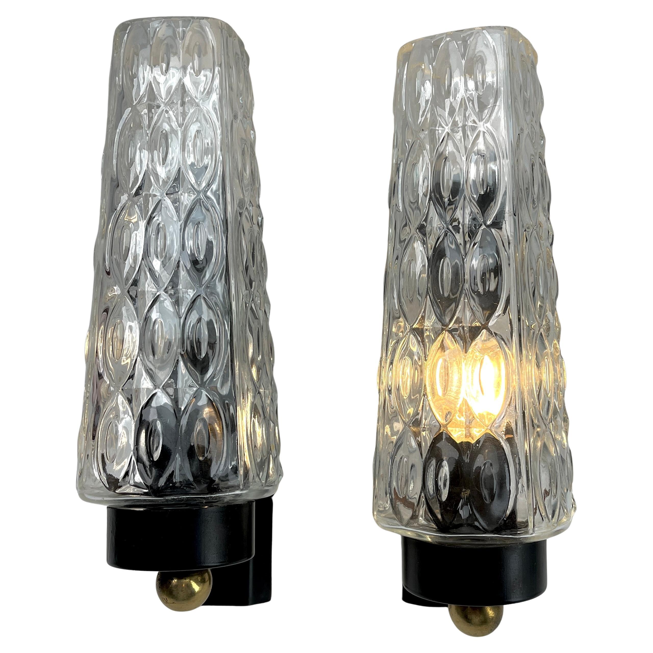 Vintage set off wall mount lamp  in the style of Stilnovo, Italian, 1960s.
In excellent condition and in full working order. Fitting E14

The lamp works everywhere in the World
Looks simply stunning.

Please don't hesitate to get in touch with any