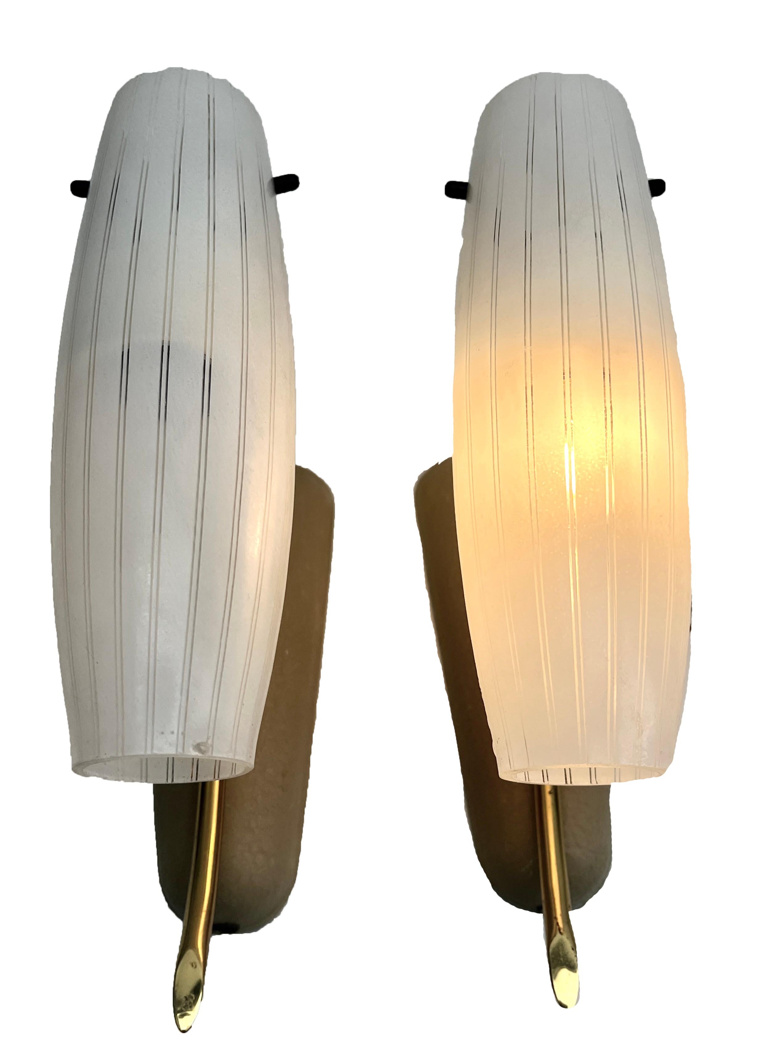 Mid-Century Modern Vintage Pair of 1 Arm Wall Mount Lamps in the Style of Stilnovo, Italian, 1960s For Sale