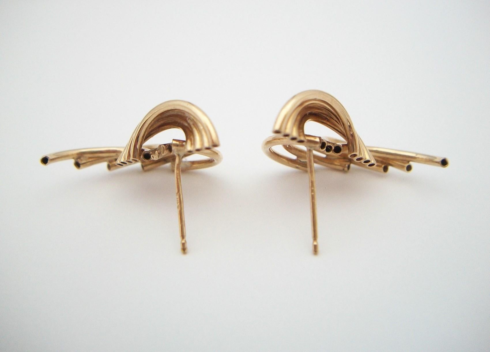 Vintage Pair of 10K Yellow Gold Earrings - U.S. - Circa 1990's For Sale 1