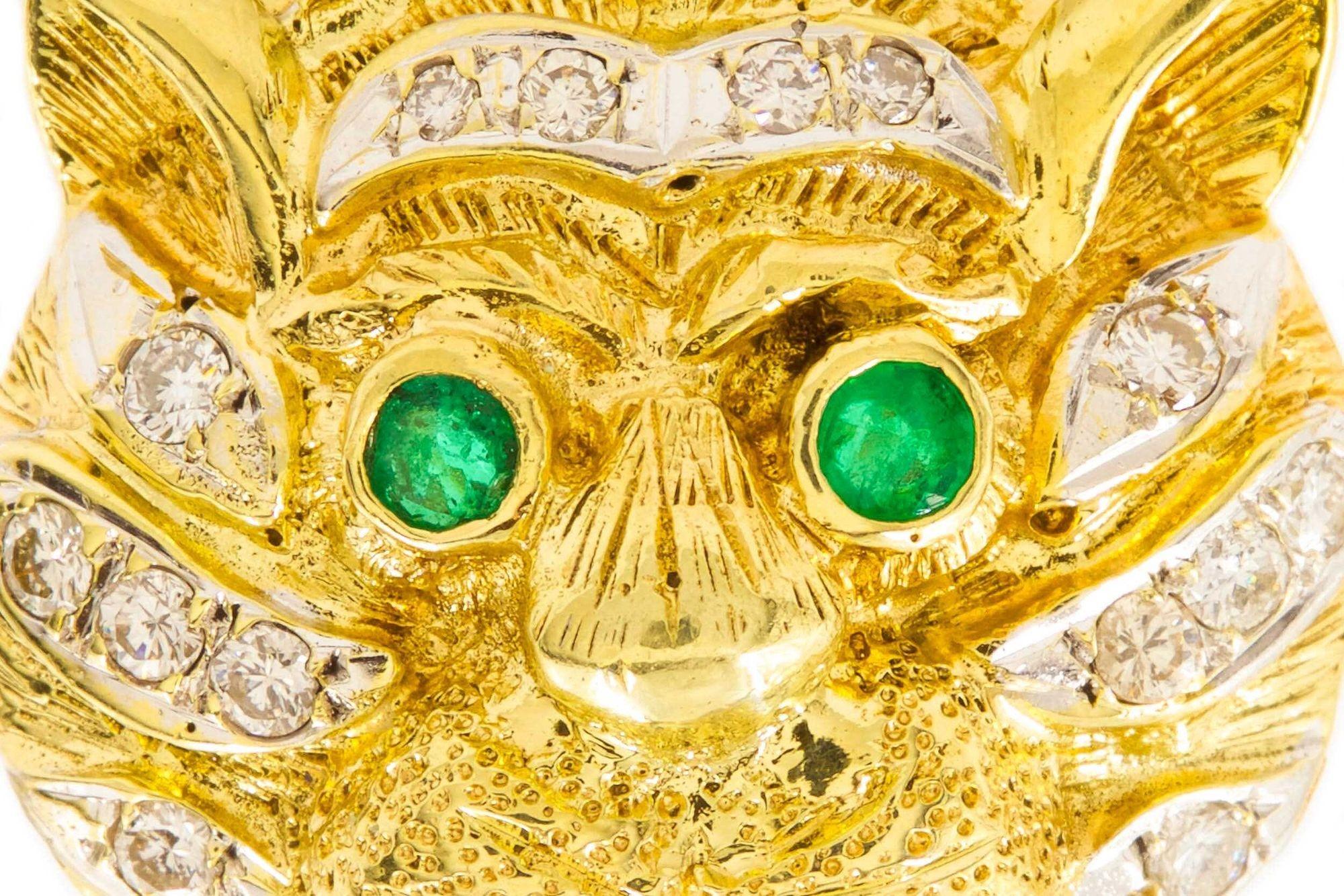 20th Century Vintage Pair of 14 Karat Gold Tiger-Face Earrings with 87 Diamonds For Sale