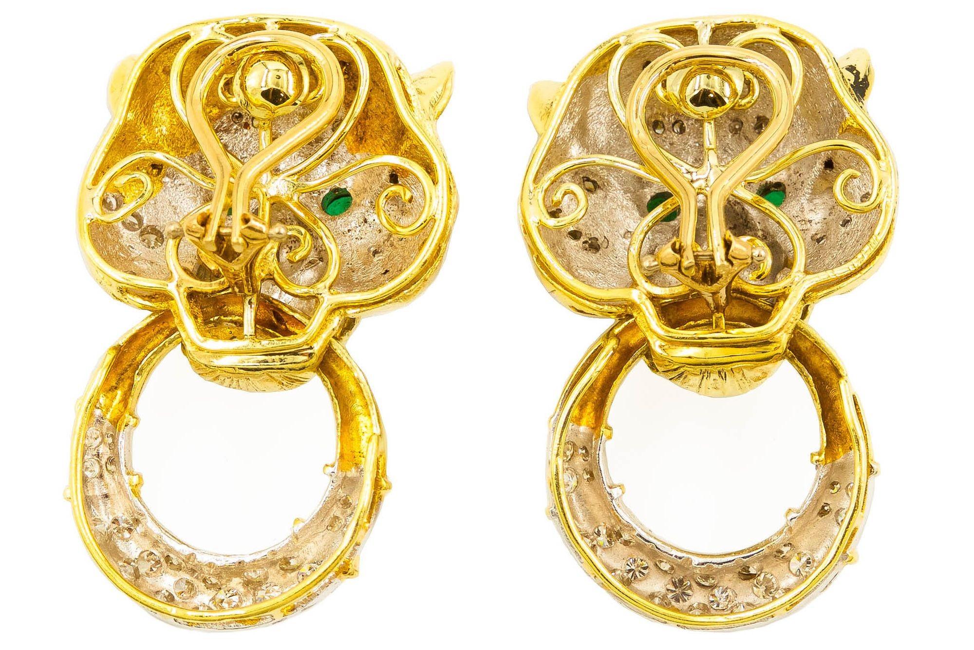 Vintage Pair of 14 Karat Gold Tiger-Face Earrings with 87 Diamonds For Sale 2