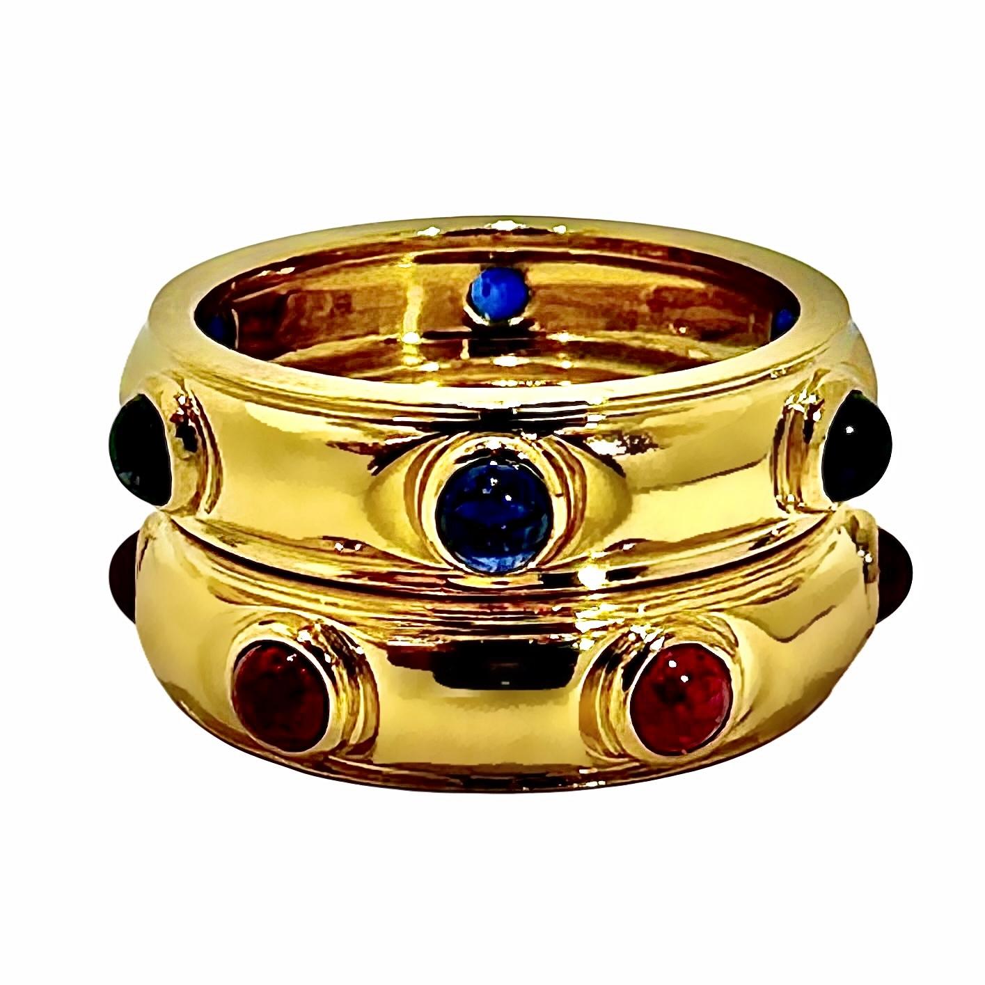 Moderne Paire d'anneaux Tiffany en or jaune 18 carats avec cabochon de rubis et saphirs en vente
