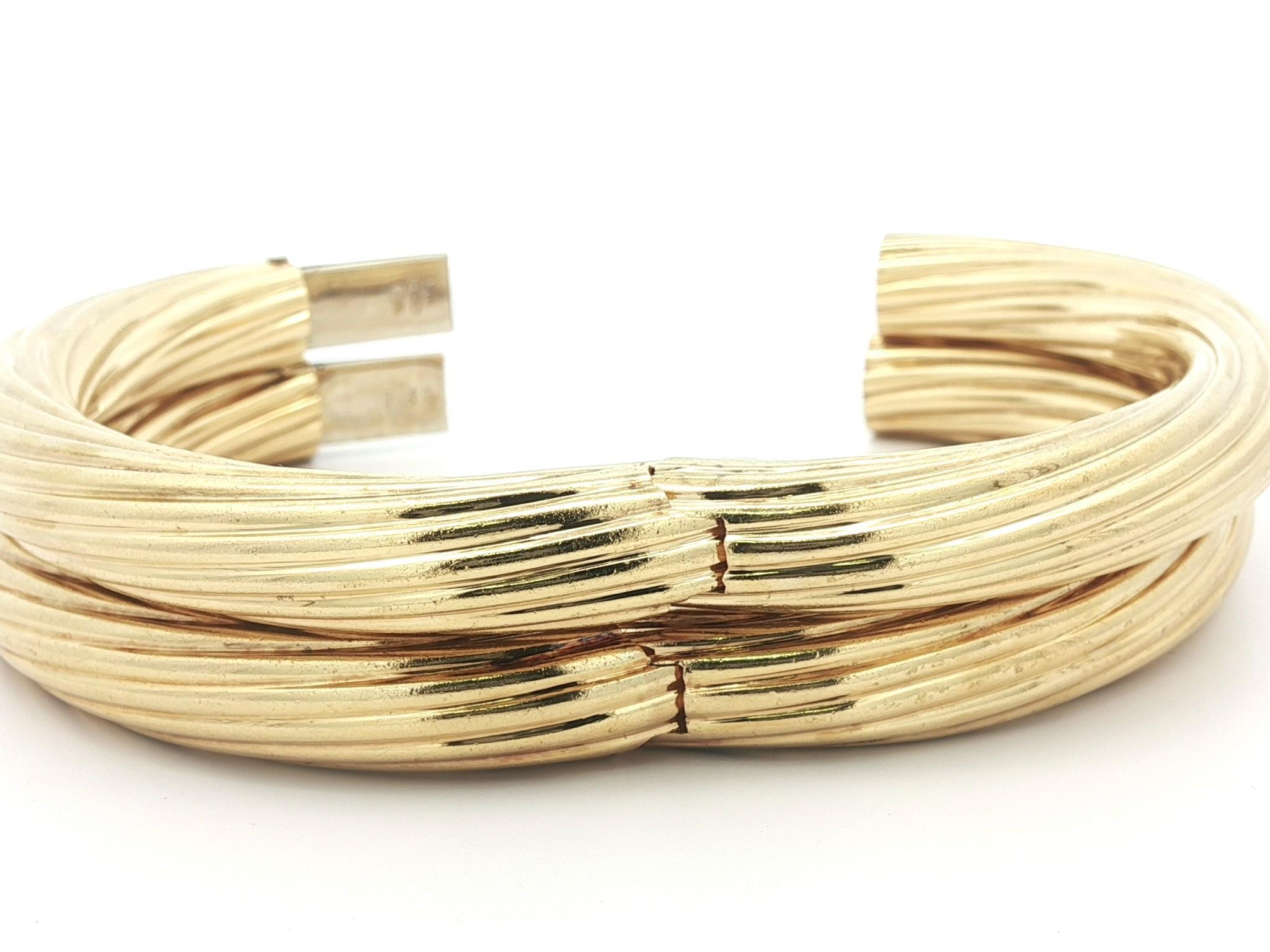 Paire de bracelets à charnière en or jaune 18k avec câble torsadé en vente 2