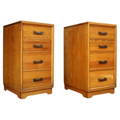 Coppia di comodini vintage in legno massiccio di Oak degli anni '40