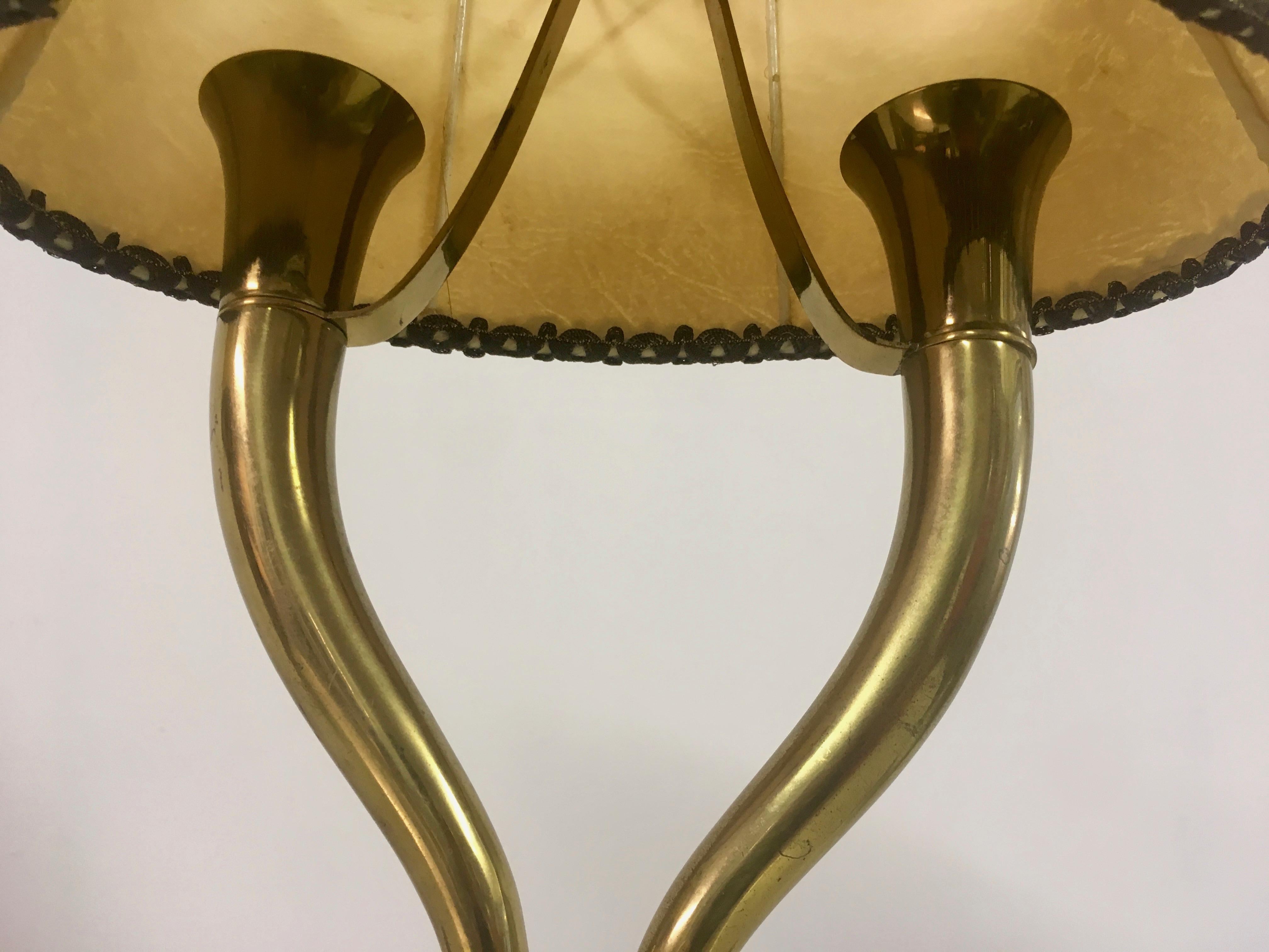 Vintage Pair of 1950s Italian Brass and Glass Table Lamps In Good Condition In London, London