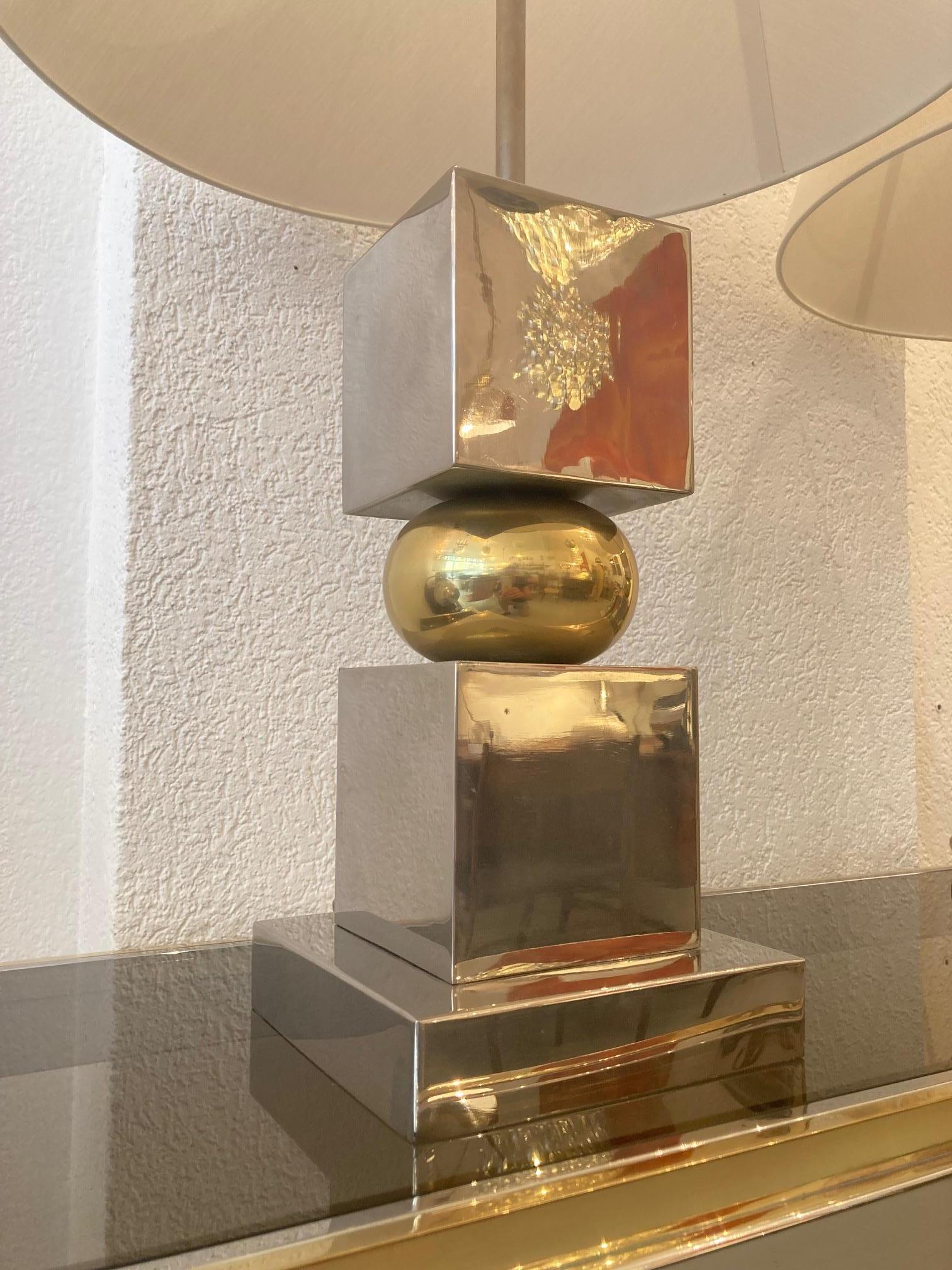 Paire de lampes de bureau vintage en chrome et laiton des années 1970 Bon état - En vente à Geneva, CH