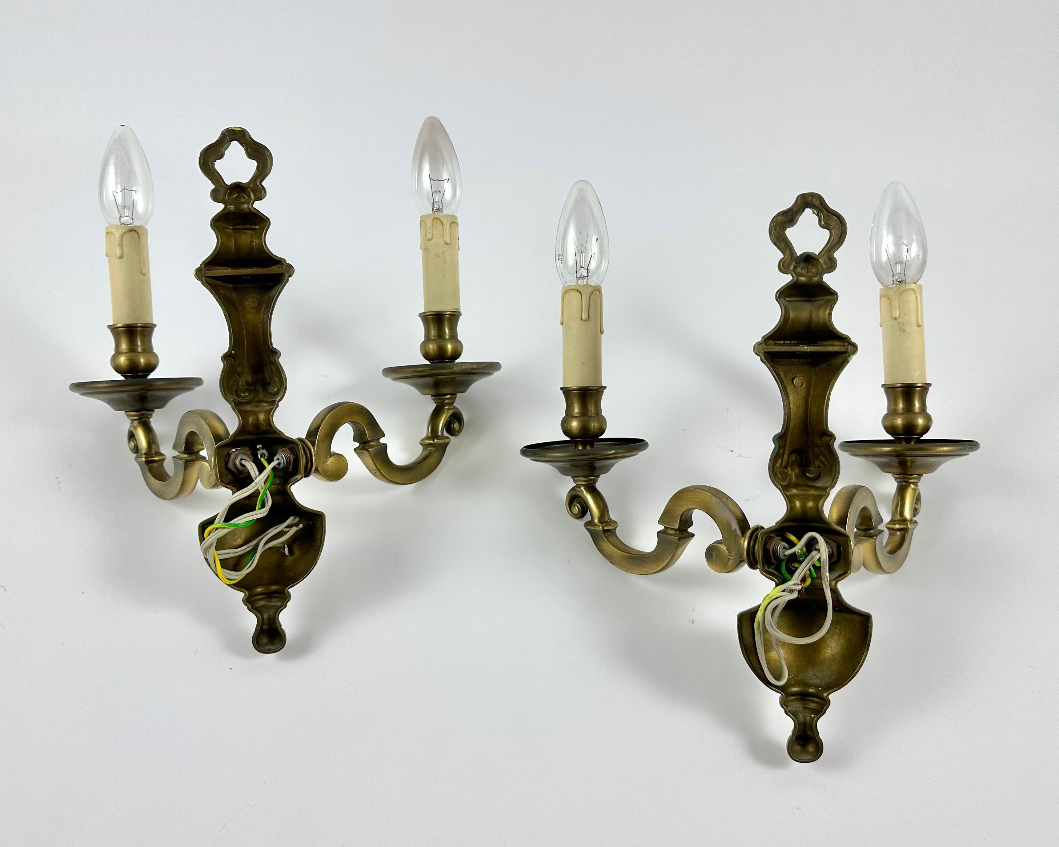 Vintage Pair of 2 Arm Bronze Wall Sconce Traditional Classic Lighting, Belgium For Sale 3