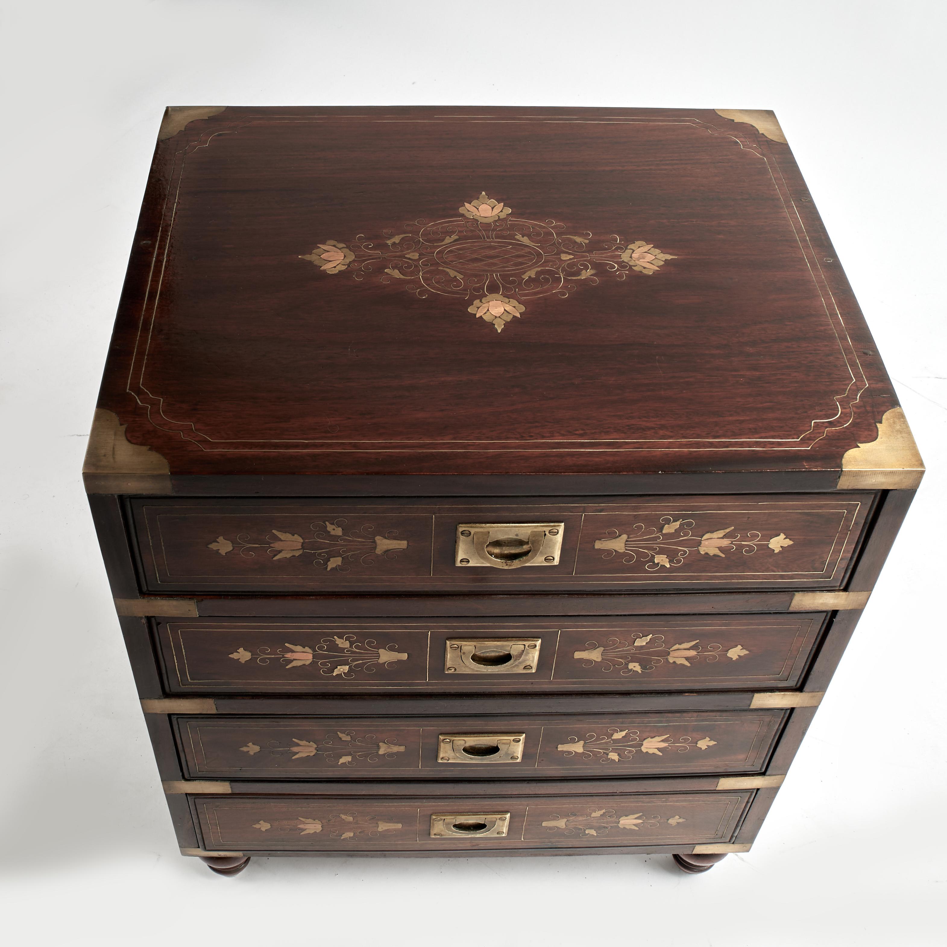 Vintage Paire de pupitres en palissandre incrusté de style Campaigner Anglo Indian Style en vente 4