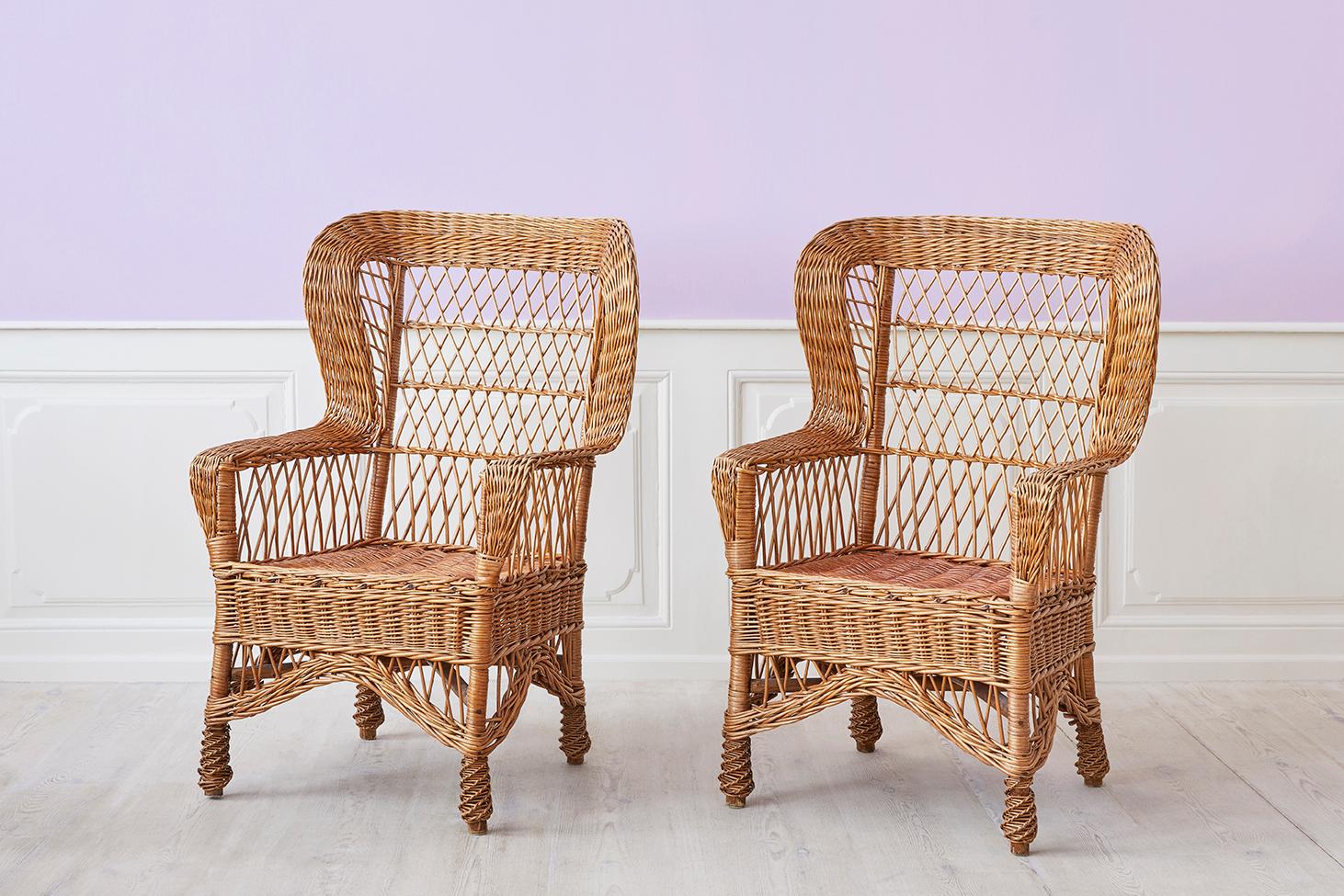 France, 1970's

A pair of rattan armchairs. 

H 106 x W 72 x D 52 cm