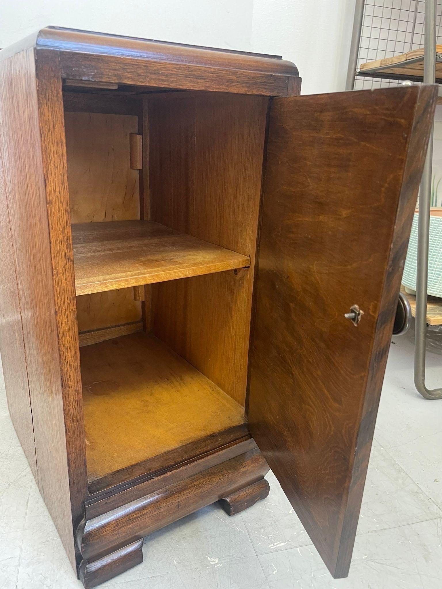Vintage Pair of Art Deco Burl Wood Accent Tables. Uk Import. For Sale 1