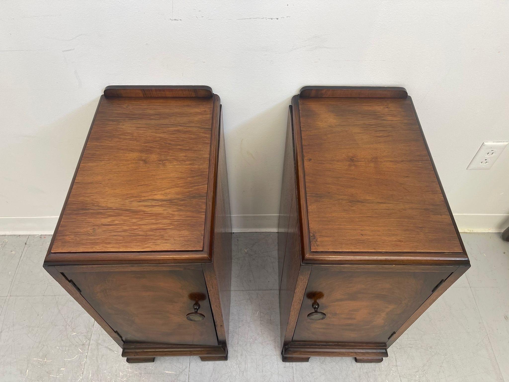 Vintage Pair of Art Deco Burl Wood Accent Tables. Uk Import. For Sale 2