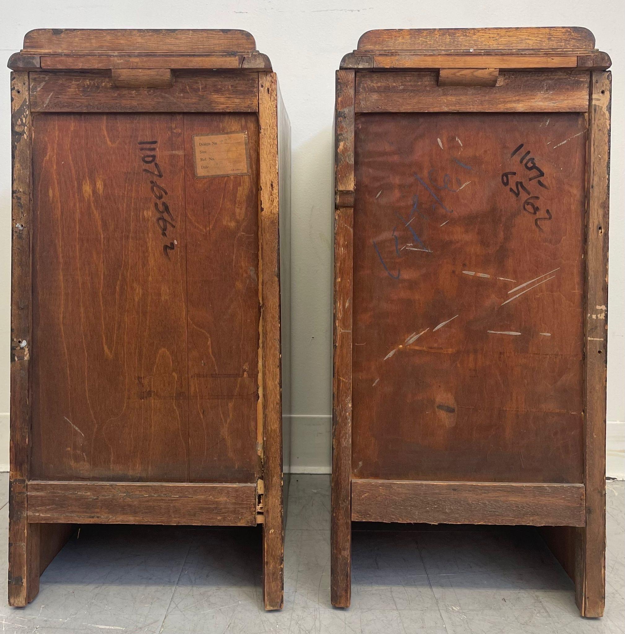 Vintage Pair of Art Deco Burl Wood Accent Tables. Uk Import. For Sale 4