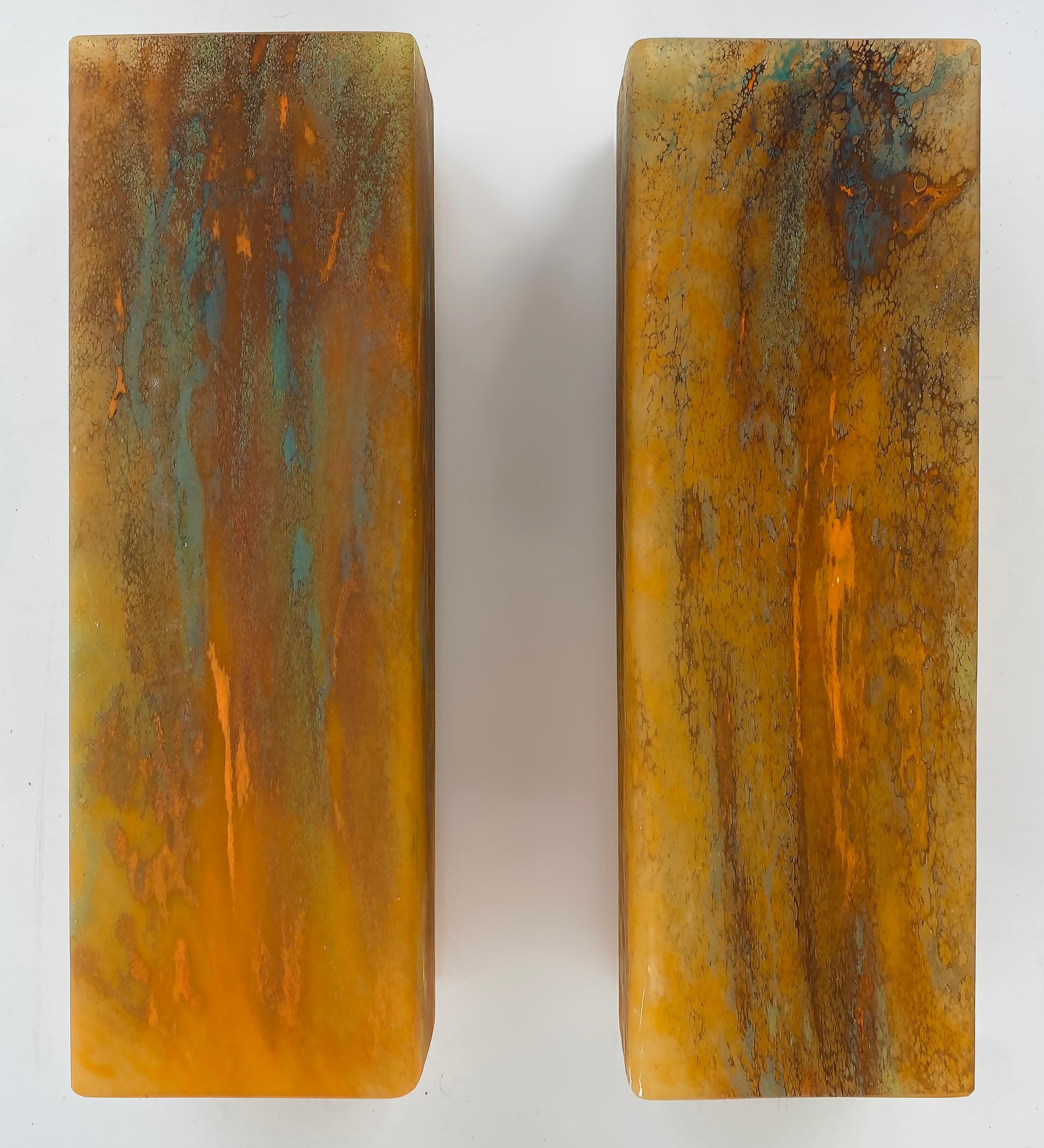 Vintage Pair of Art Glass Wall Washing Sconces mit Befestigungsklammern (Metall) im Angebot