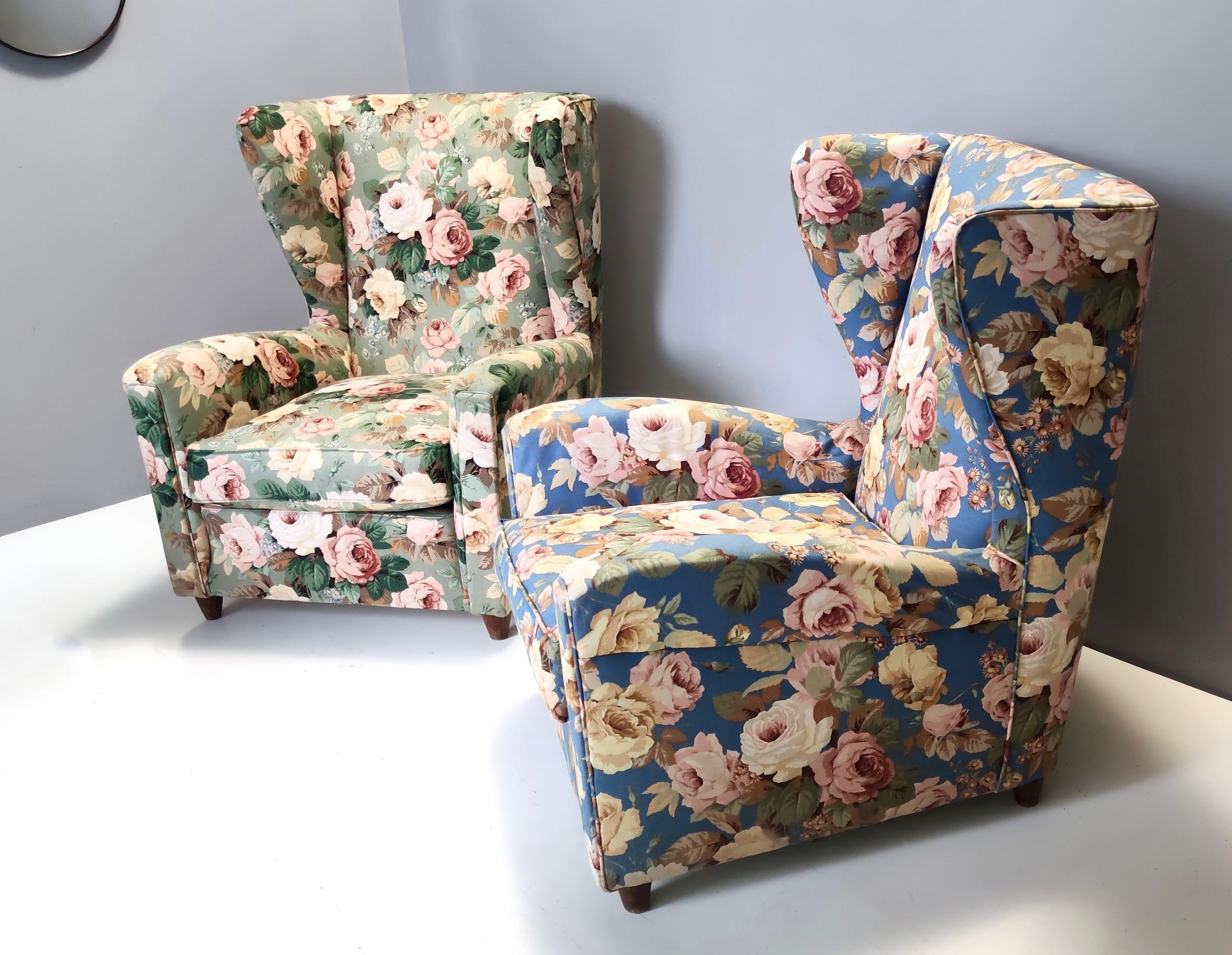 Mid-20th Century Vintage Pair of Authentic Floral Fabric Wingback Armchairs by Paolo Buffa Italy For Sale