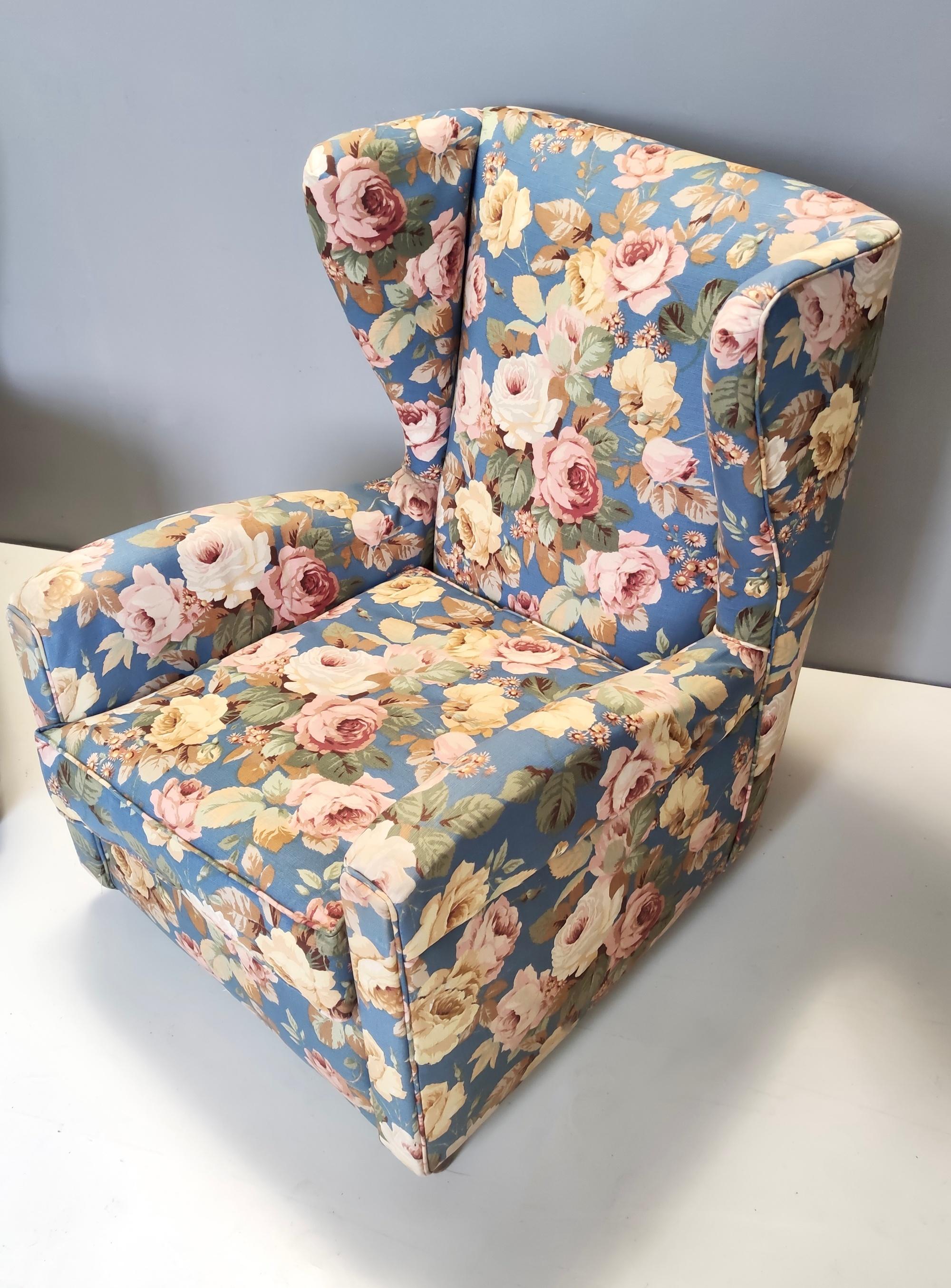 Vintage Pair of Authentic Floral Fabric Wingback Armchairs by Paolo Buffa Italy For Sale 1