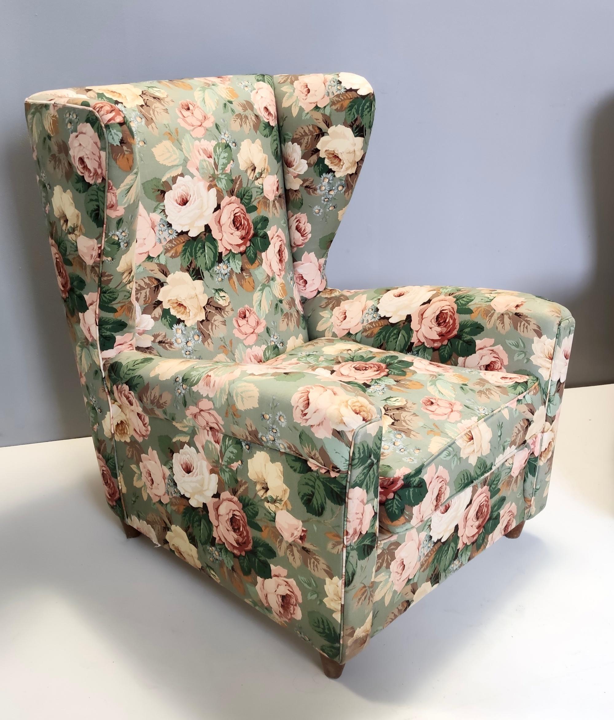 Vintage Pair of Authentic Floral Fabric Wingback Armchairs by Paolo Buffa Italy For Sale 2